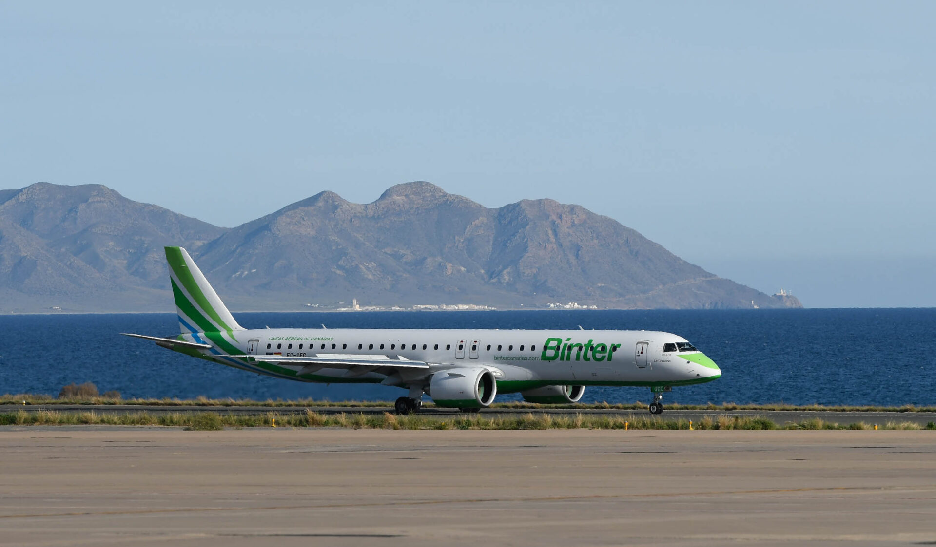 Binter operará uno de cada cinco vuelos nacionales a Canarias este verano
