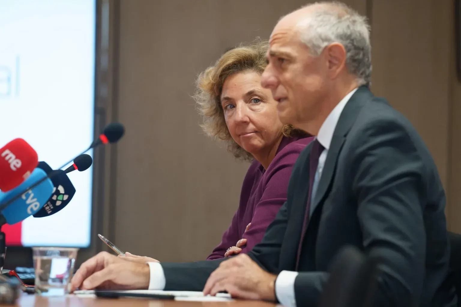 Las empresas mantienen su confianza a la espera del impacto sobre el turismo de la guerra arancelaria