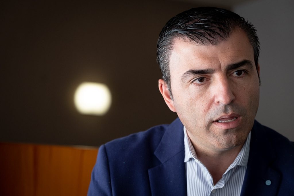 Domínguez dice que el Gobierno «toma el pelo» a Canarias con los menores migrantes y le insta a que se cumpla la ley