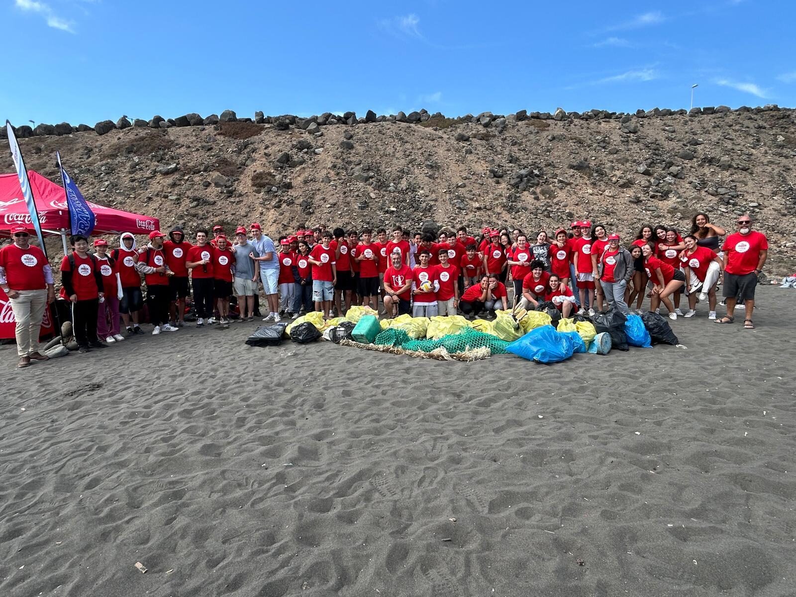 Cabildo de Gran Canaria se une a Mares Circulares para realizar una intervención en la Playa de Bocabarranco (Telde)