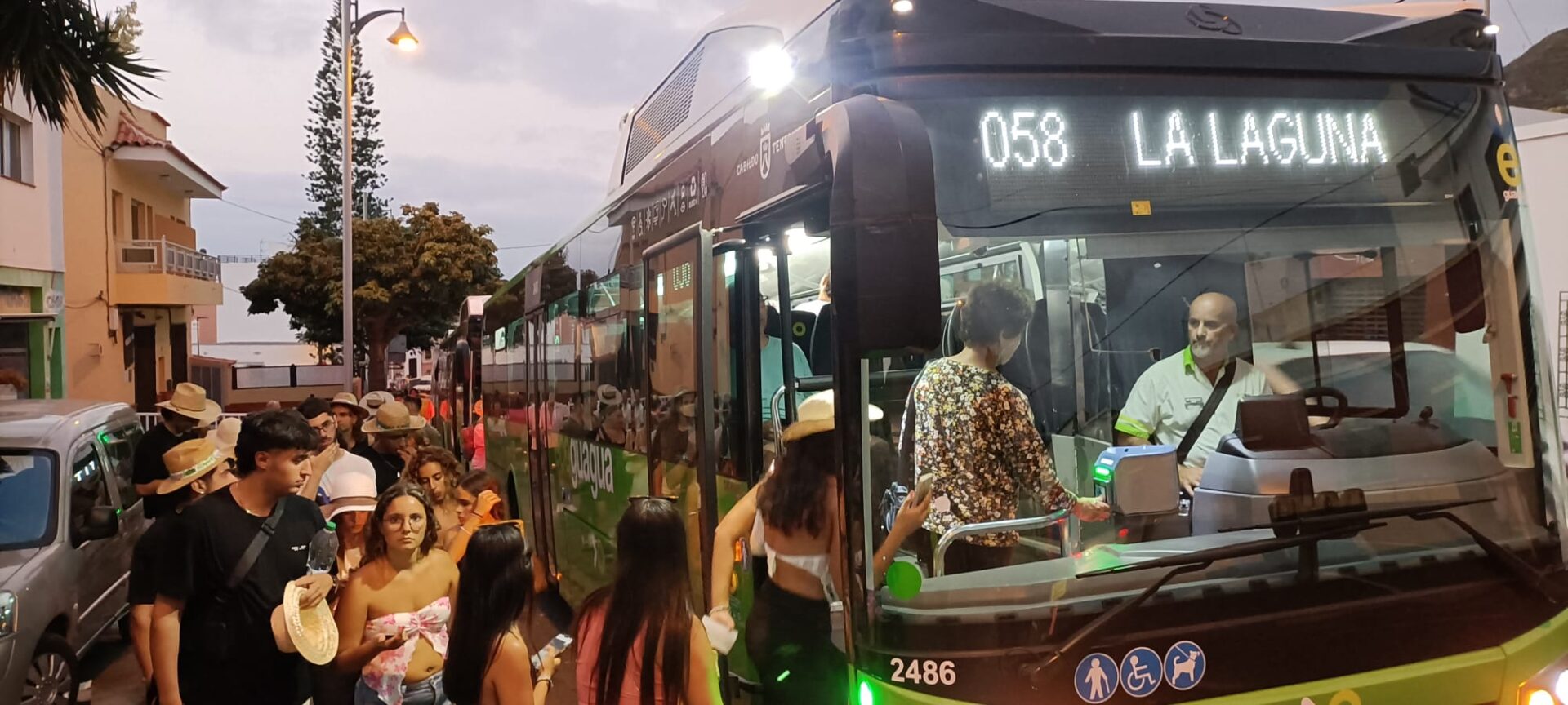 Titsa desplaza a casi 52.000 viajeros a los grandes eventos festivos del pasado fin de semana