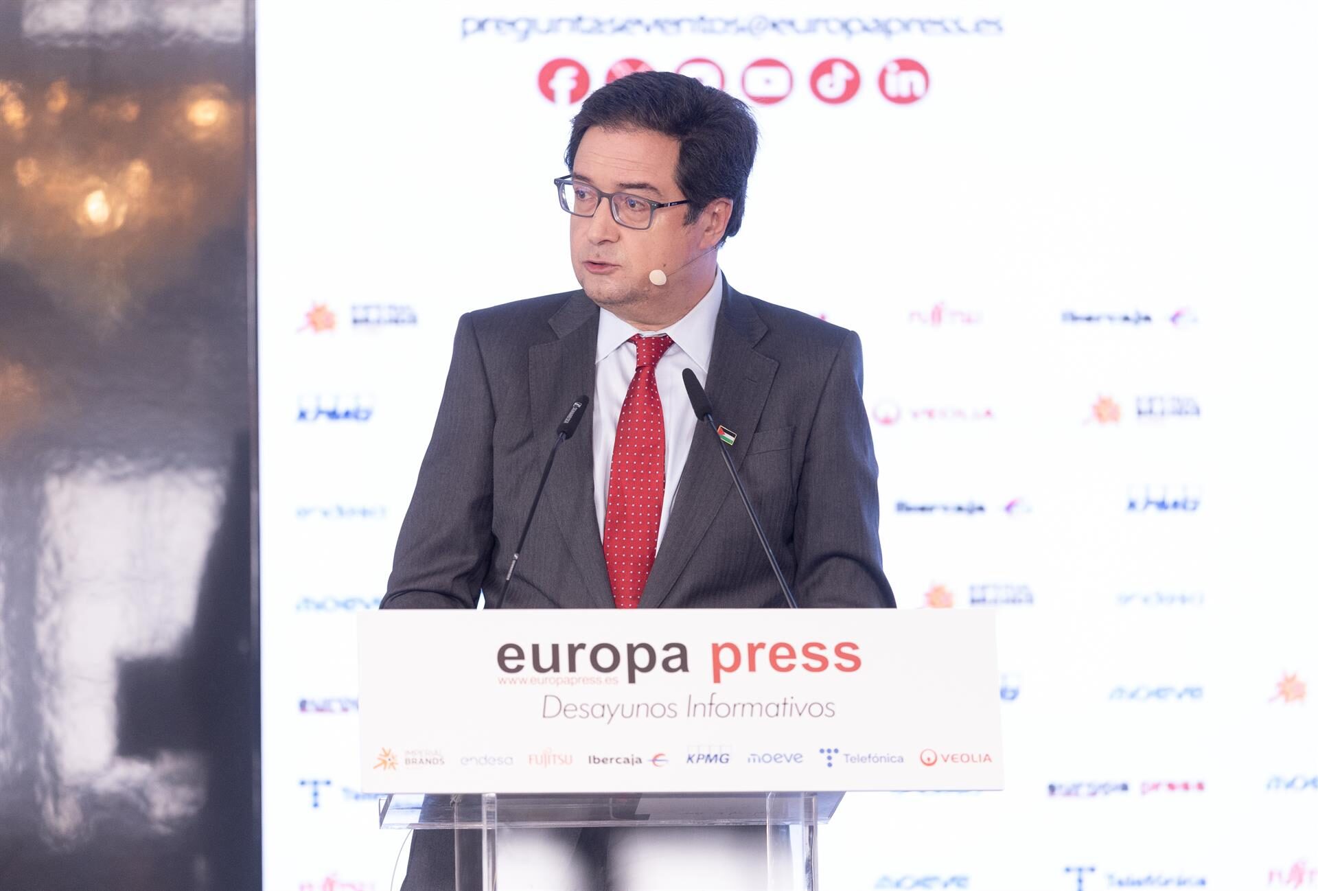 López sostiene que no hay indicios de financiación ilegal del PSOE y la única advertencia fue «un error» de la UCO