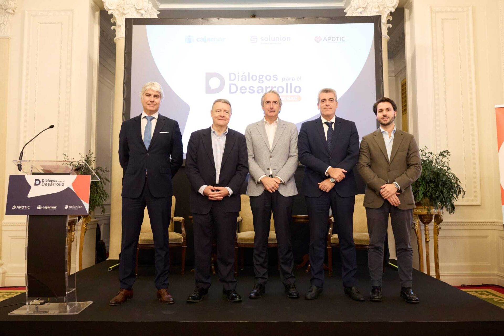 Iñigo de la Serna destaca la transformación digital del País Vasco y su contribución a los procesos industriales