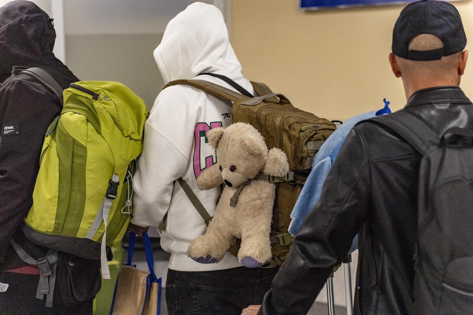 Casi 50 migrantes parten desde Ceuta a otras comunidades autónomas
