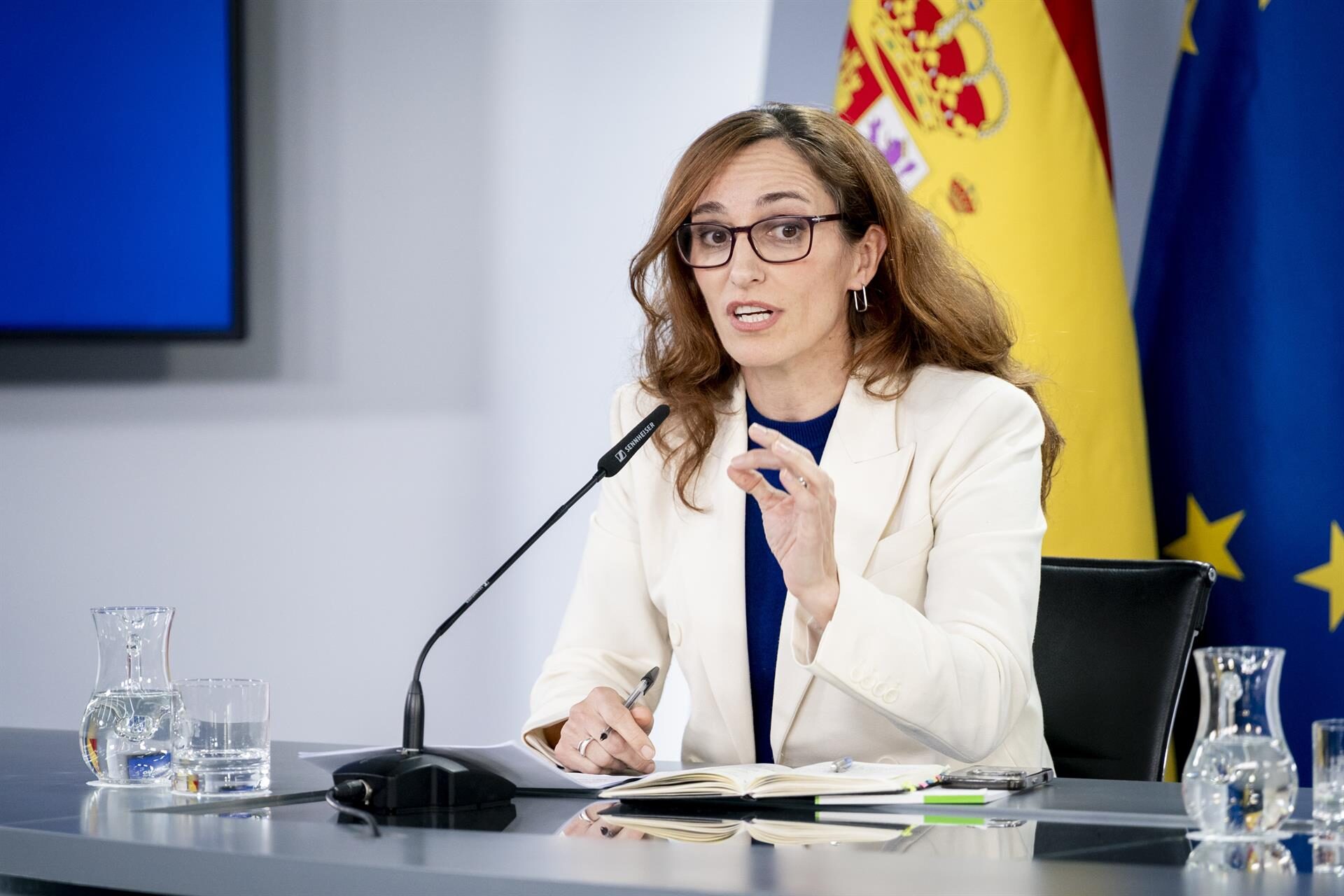 Mónica García pide «no dejar fuera» las mejoras introducidas en el último borrador del Estatuto Marco