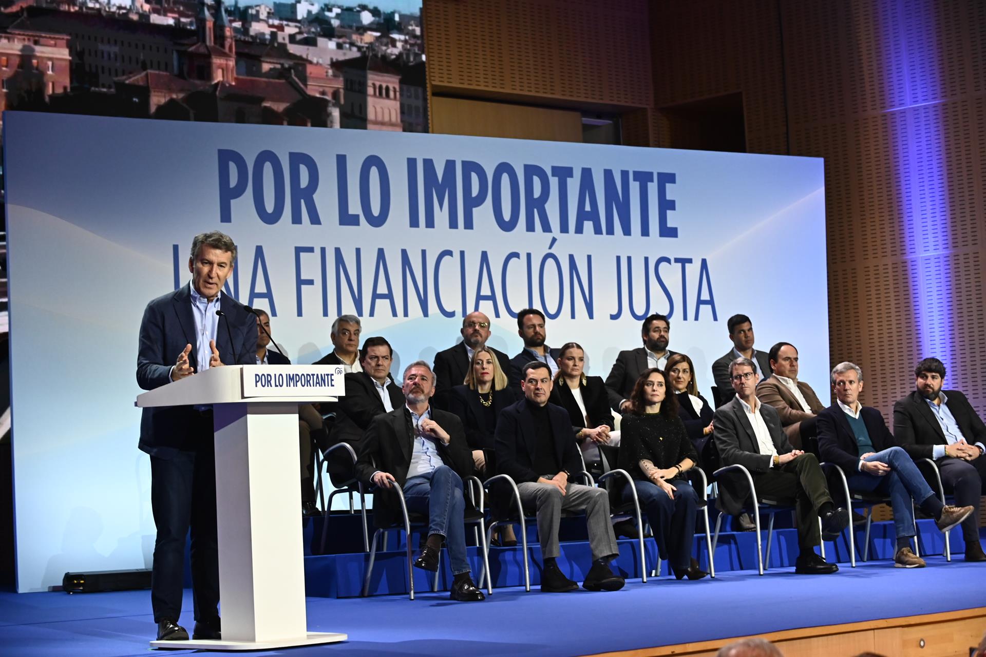 Feijóo y sus barones se conjuran contra financiación «bilateral» de Sánchez: «Ni nos han dividido ni nos dividirán»