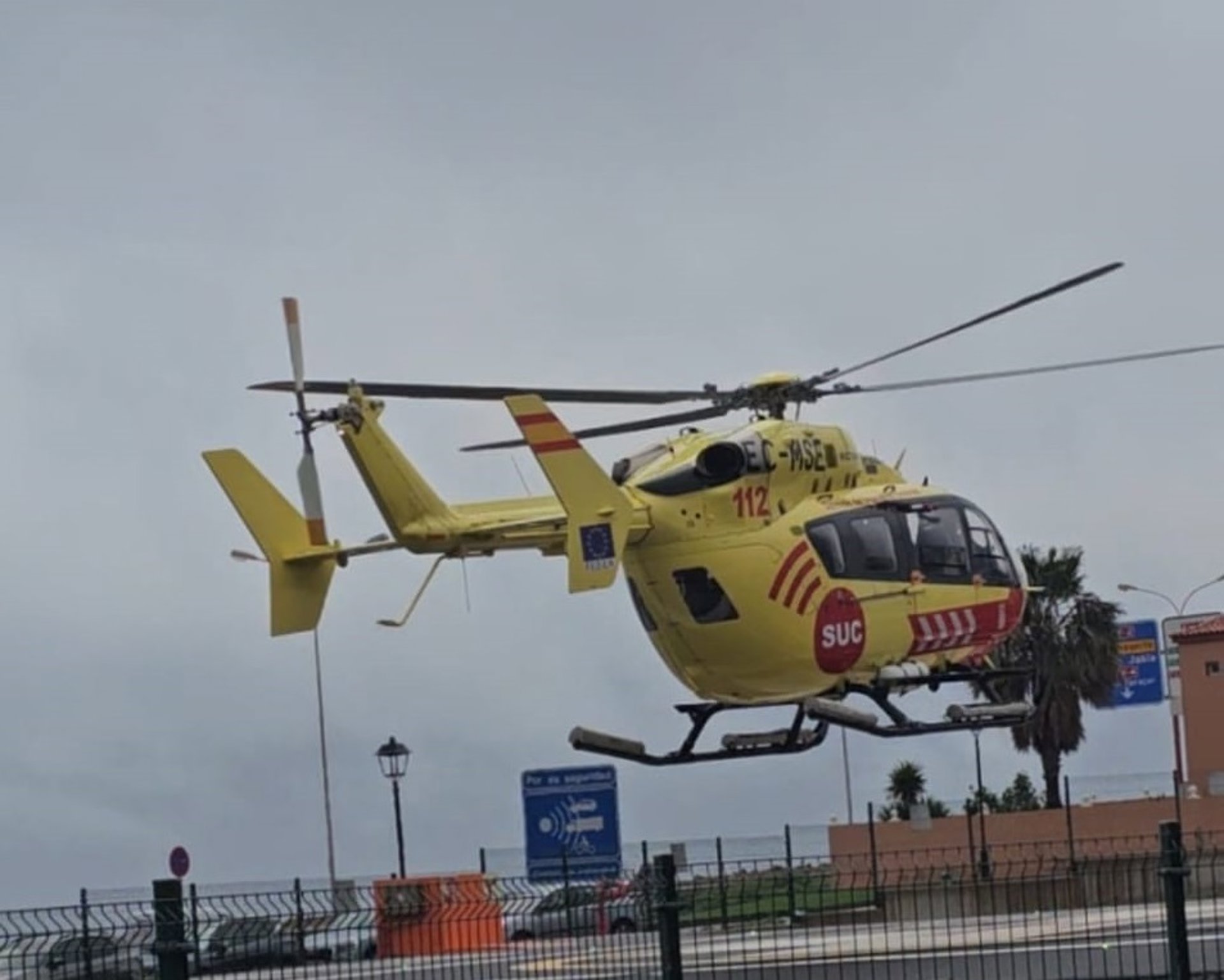 El helicóptero del SUC con base en Fuerteventura realiza su primera intervención una hora después de ser presentado