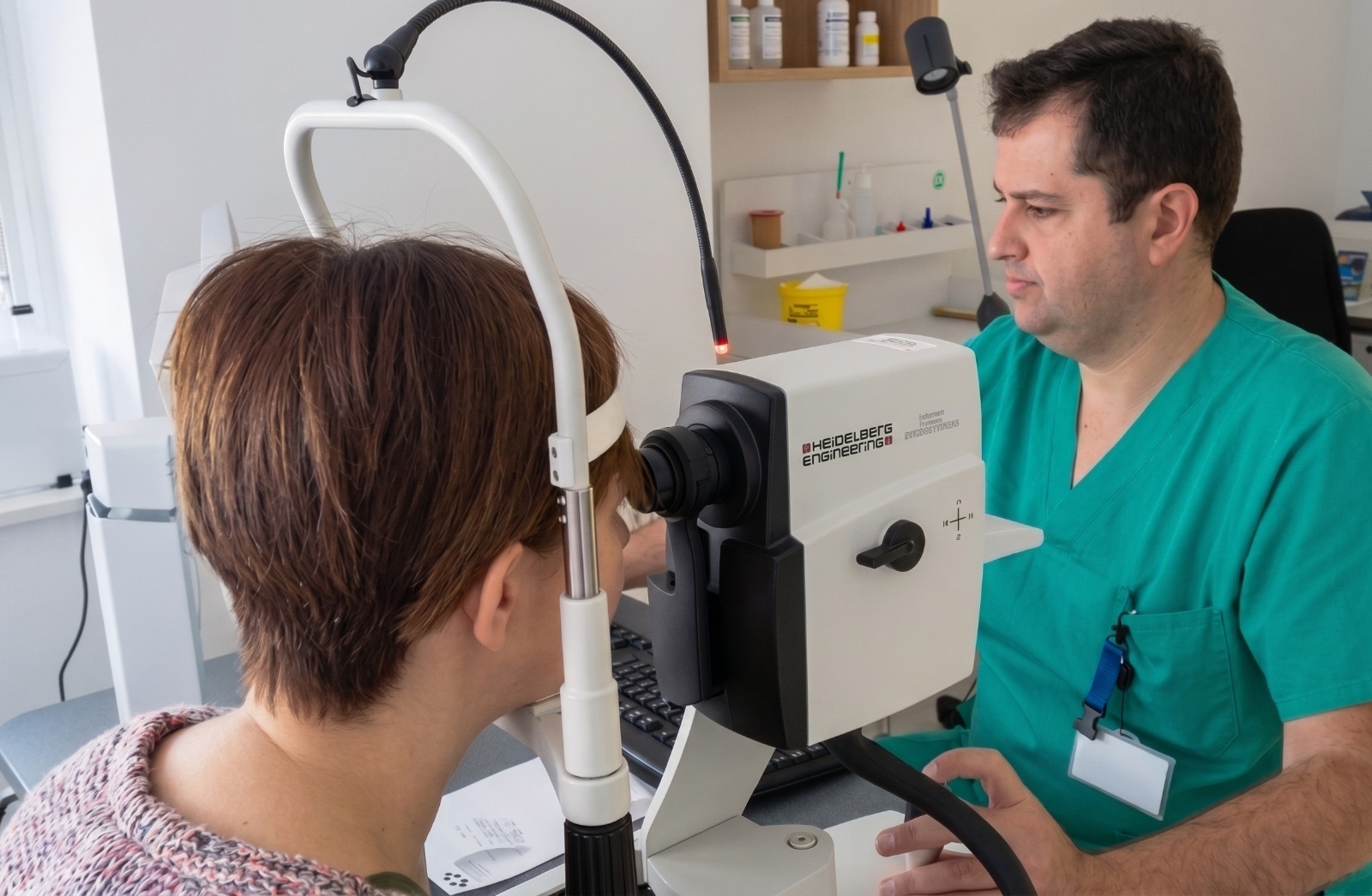 Especialistas del Hospital La Candelaria recomiendan extremar el cuidado de los ojos en verano y durante el próximo eclipse solar    
