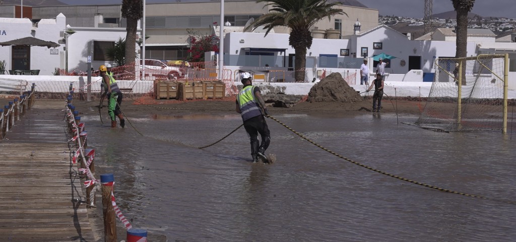Canalink completa en Lanzarote el despliegue marino de la mitad del nuevo anillo de fibra óptica de las islas orientales