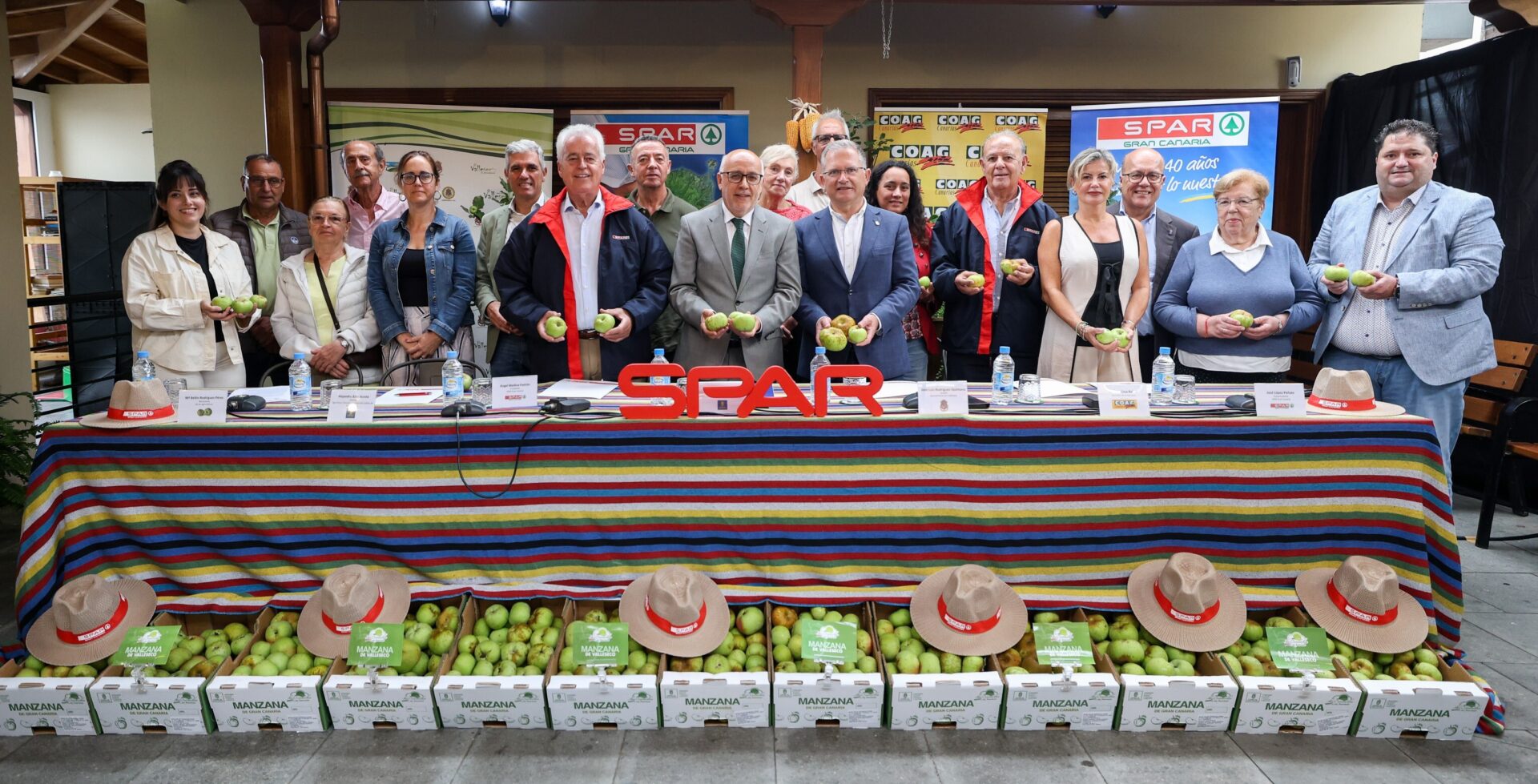 SPAR Gran Canaria prevé distribuir nueve toneladas de manzana reineta de Valleseco tras renovar el convenio con los agricultores