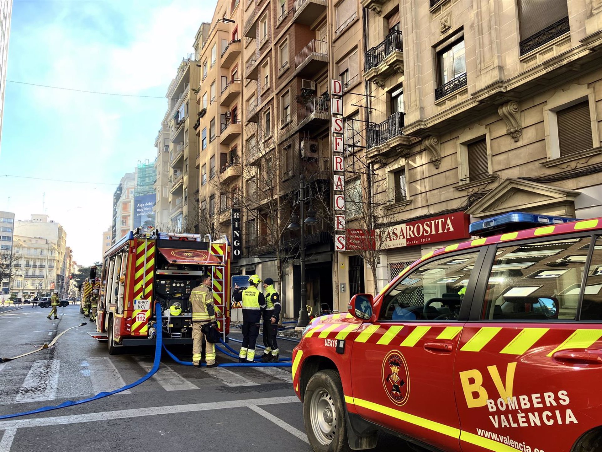 Bomberos confirman que «no hay daños estructurales» en los edificios desalojados por el incendio en un bingo