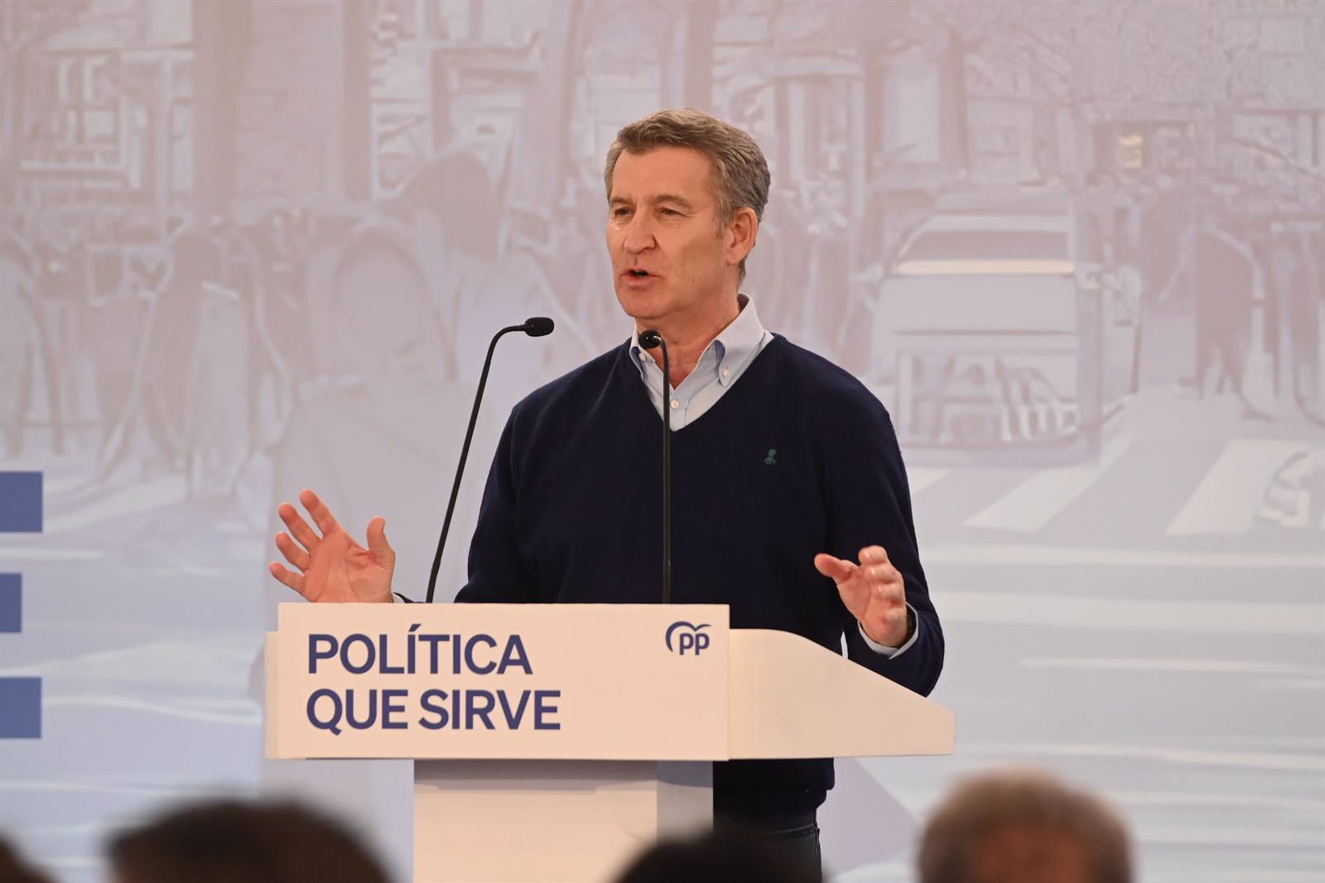 Feijóo contrapone la «agenda del cambio» del PP frente a la «agenda del escándalo» del PSOE
