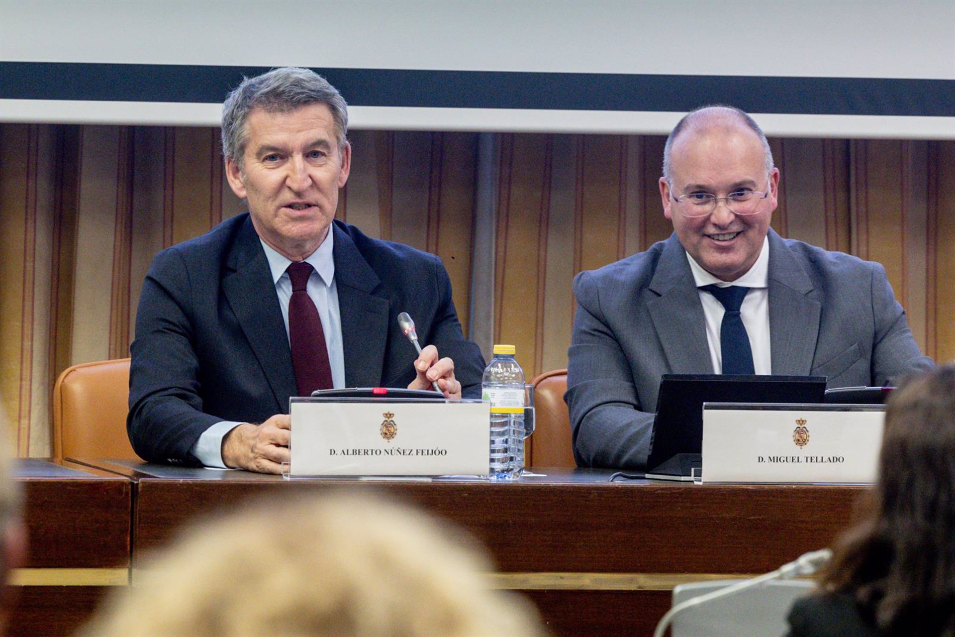 Feijóo acusa al fiscal general de actuar como un «delincuente común» con borrado de mensajes y pide al TC «no manosear»