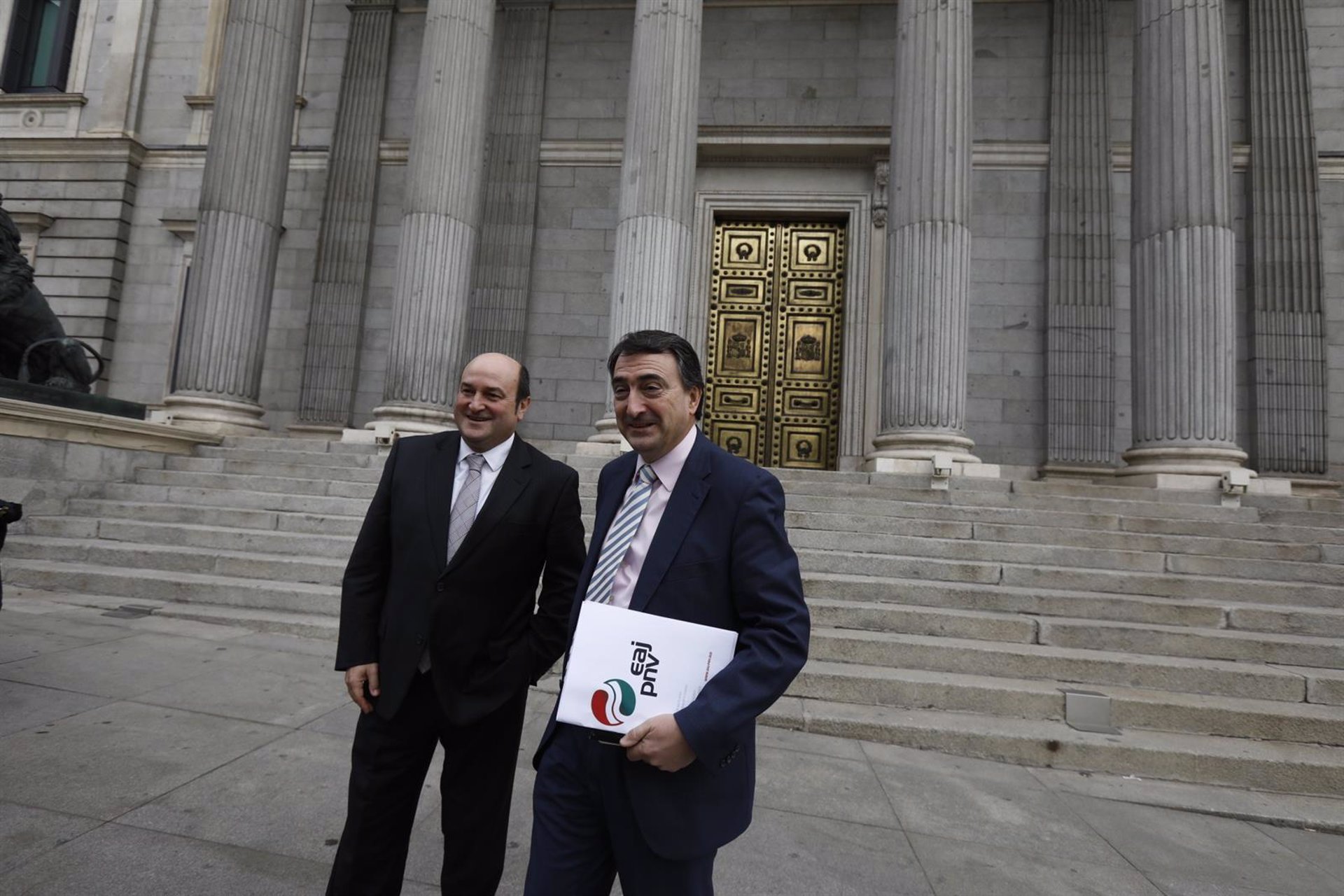 Aitor Esteban ve al PNV «más unido que nunca» y niega una crisis con Ortuzar, de quien se declara «amigo»