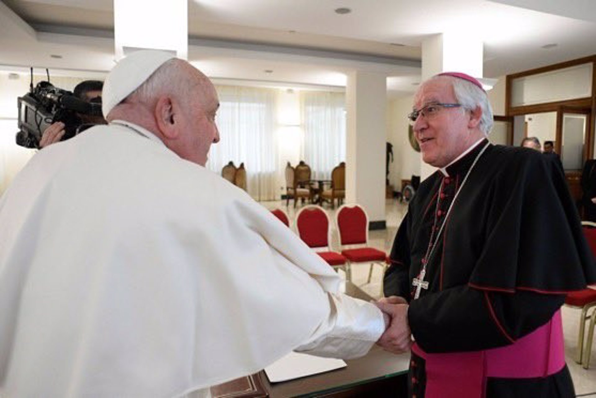 El arzobispo de Sevilla asume que el Papa pueda renunciar a su ministerio por su delicado estado de salud