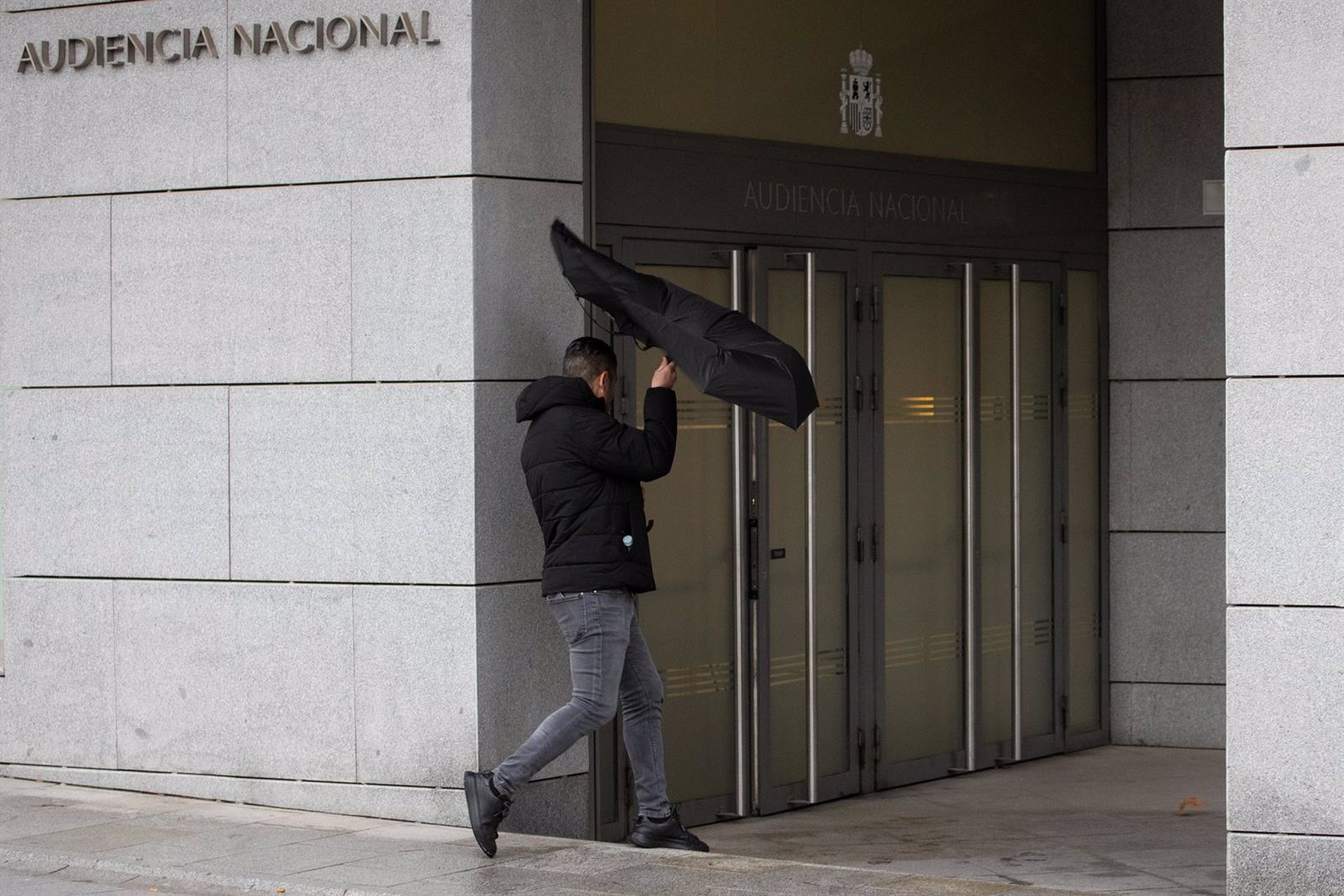 La Fiscalía pide prohibir salir de España al guía turístico condenado por agresión sexual
