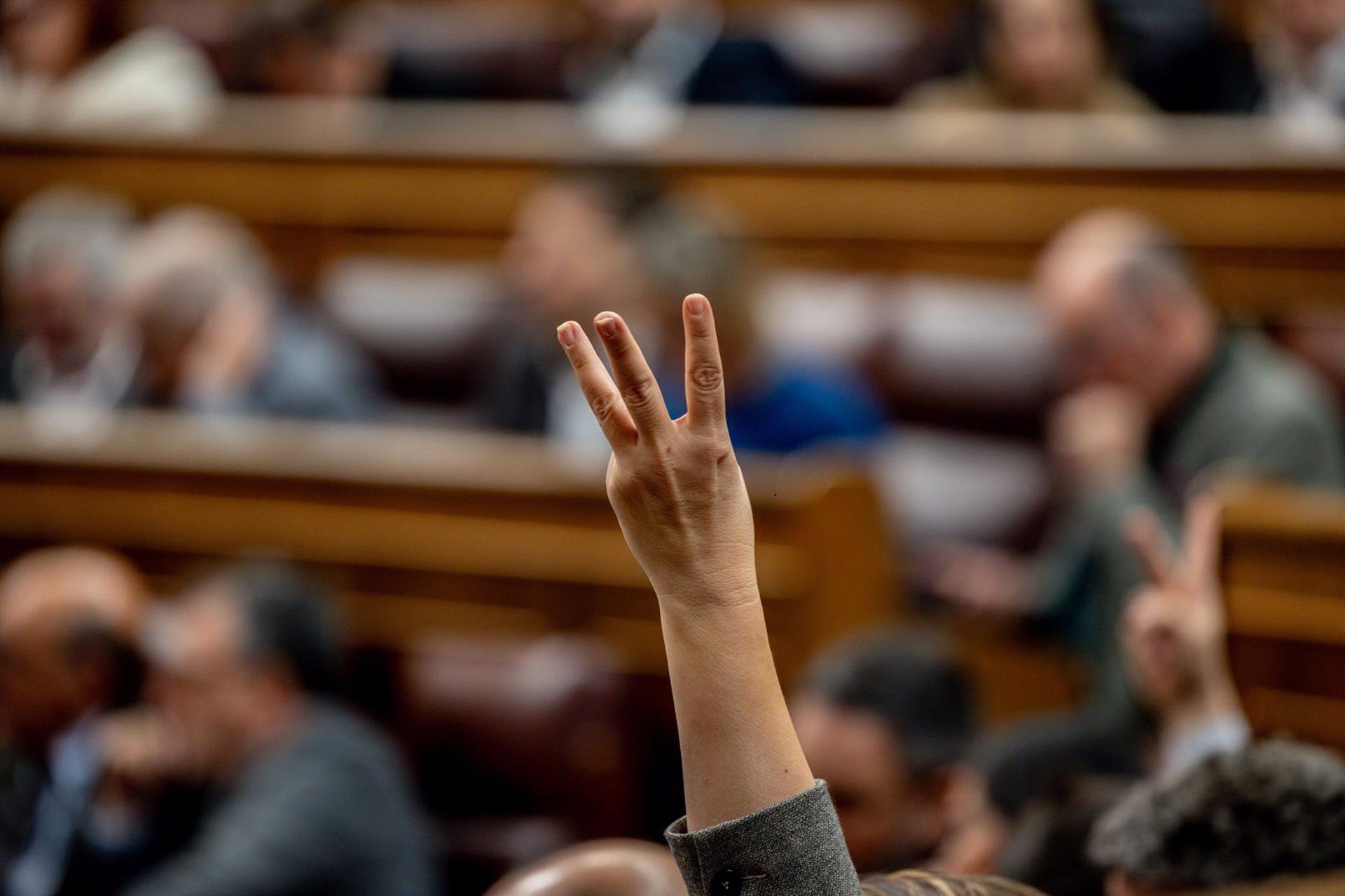 EL PSOE alcanza las 85 derrotas en el Pleno del Congreso al perder cuatro nuevas votaciones, una propiciada por Sumar