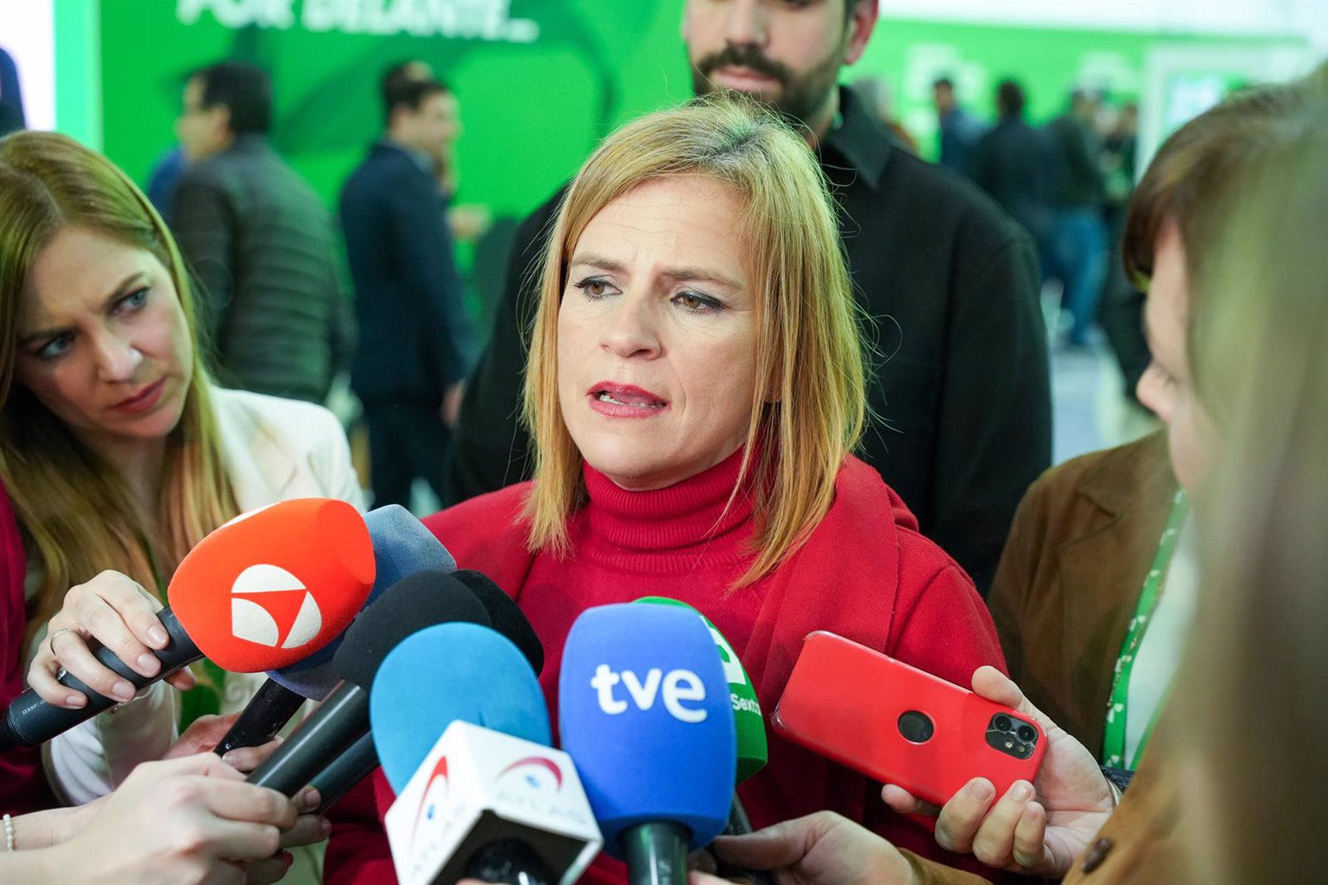 Bernabé: «Tenemos muchos negacionistas a los que combatir y con cuanta más igualdad y feminismo menos negacionismo»