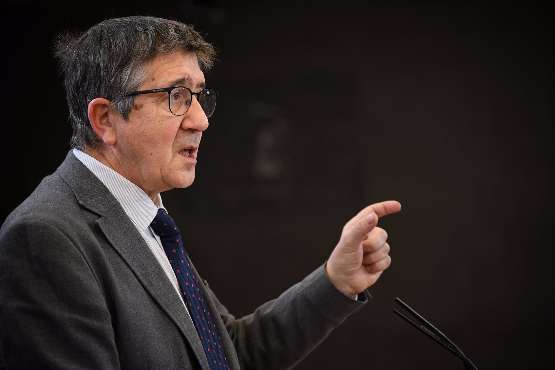 El PSOE acusa a Ayuso de caer en la «inmoralidad» por «negar la realidad de las víctimas de la pandemia»