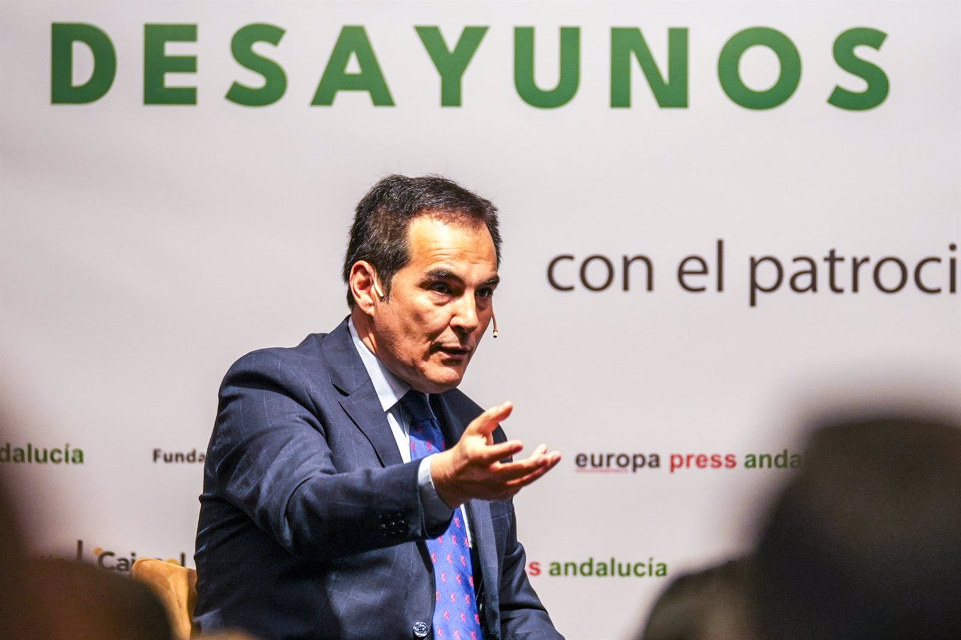 Nieto critica que Magdalena Álvarez esgrima que el TC «es el último órgano de apelación»: «No se puede ser más burro»