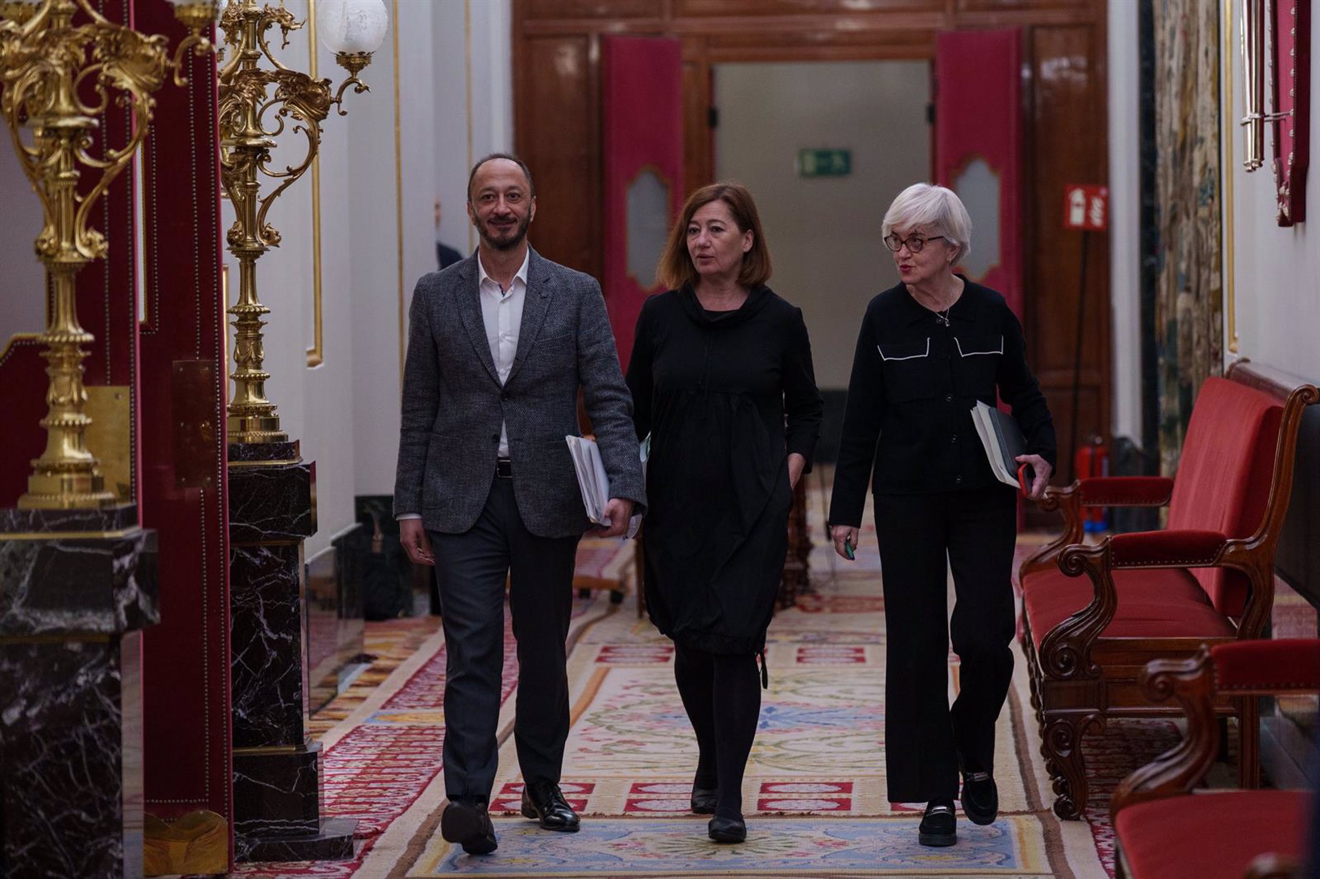 El Congreso admite los vetos del Gobierno a las leyes de PP y Podemos para evitar que tribute el SMI