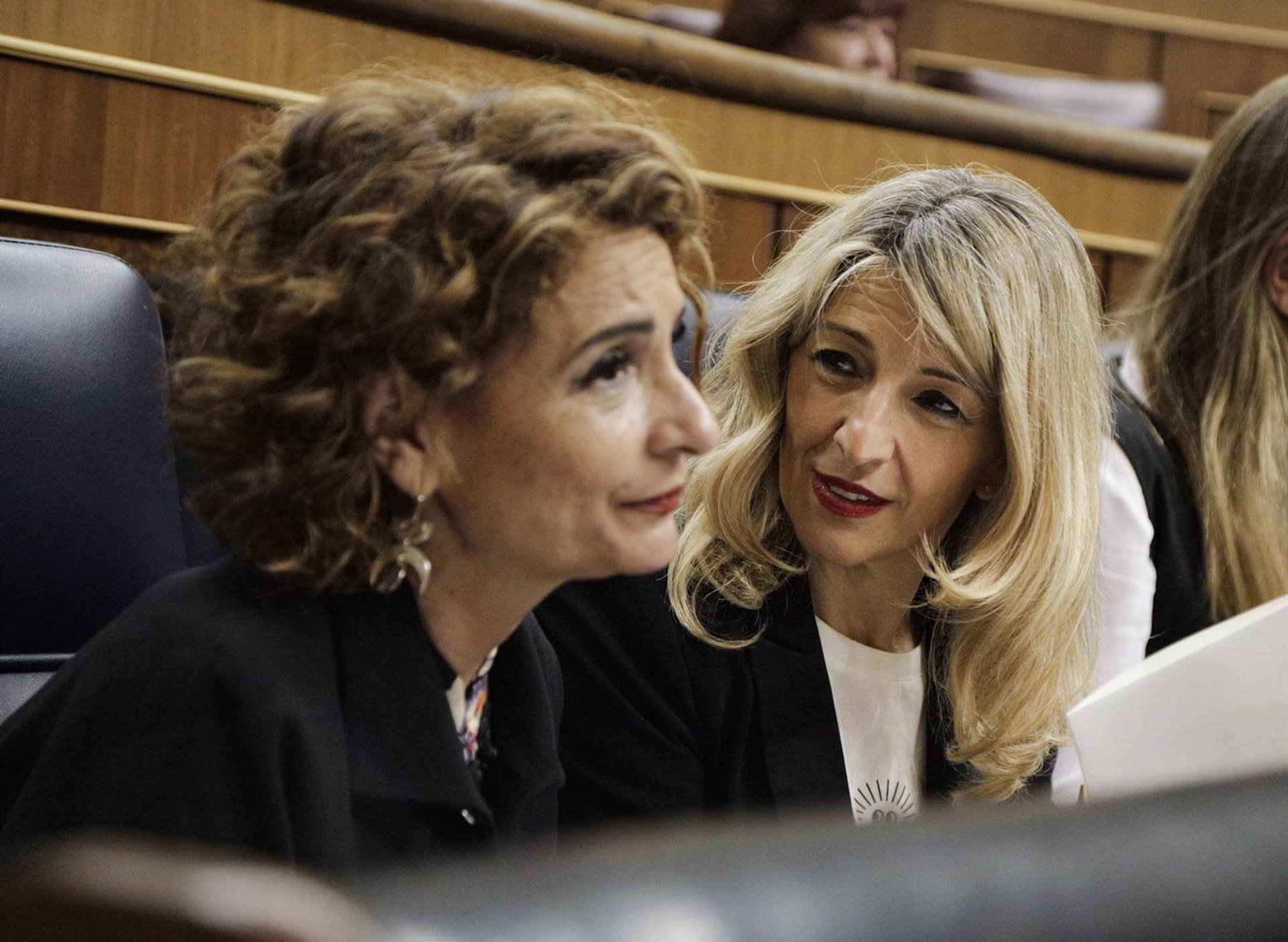 Sumar y sus aliados celebran el «triunfo» ante el PSOE del pacto logrado por Díaz para que el SMI no tribute en 2025