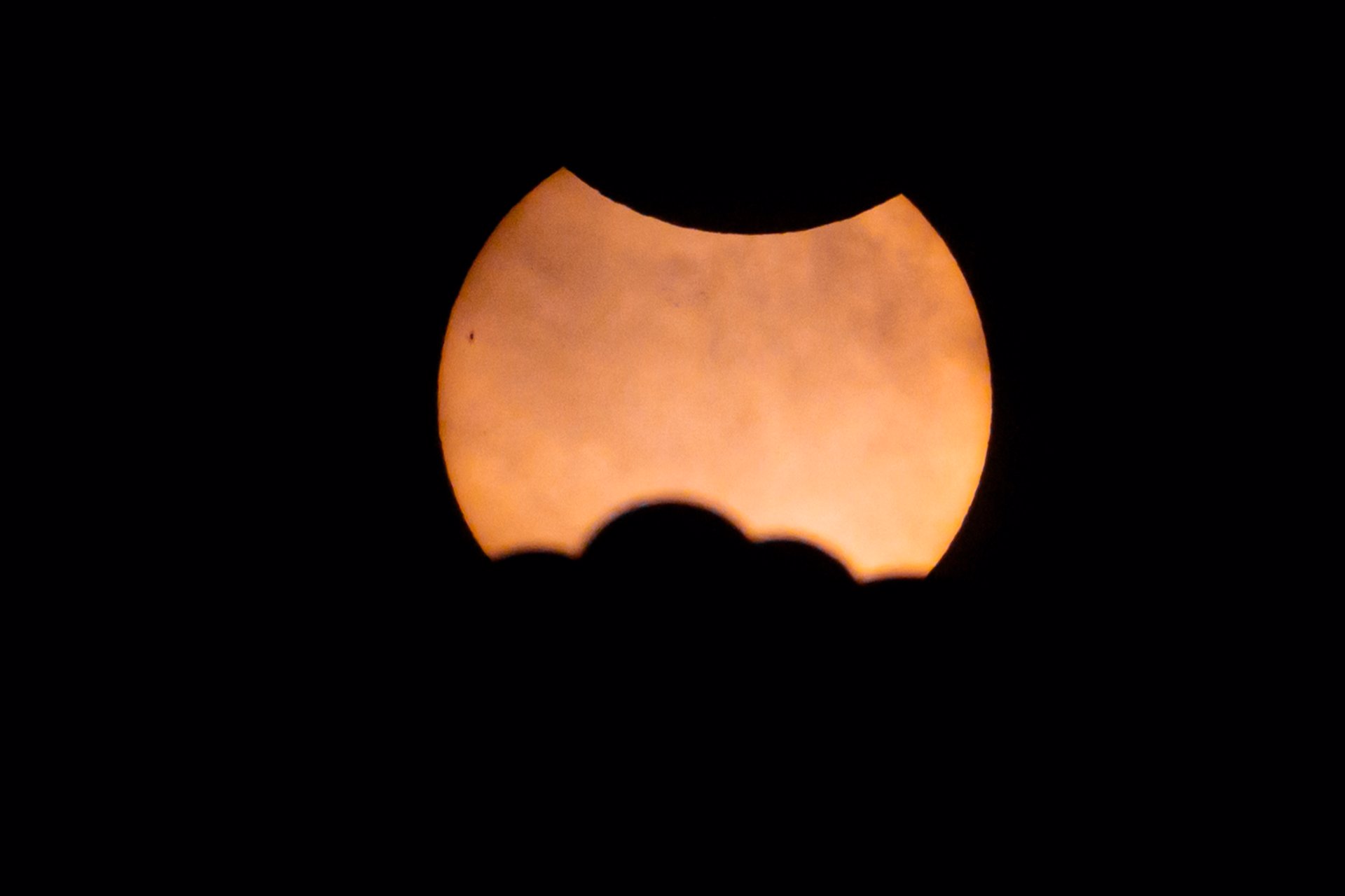 El eclipse solar se hace visible en toda España durante más de tres horas