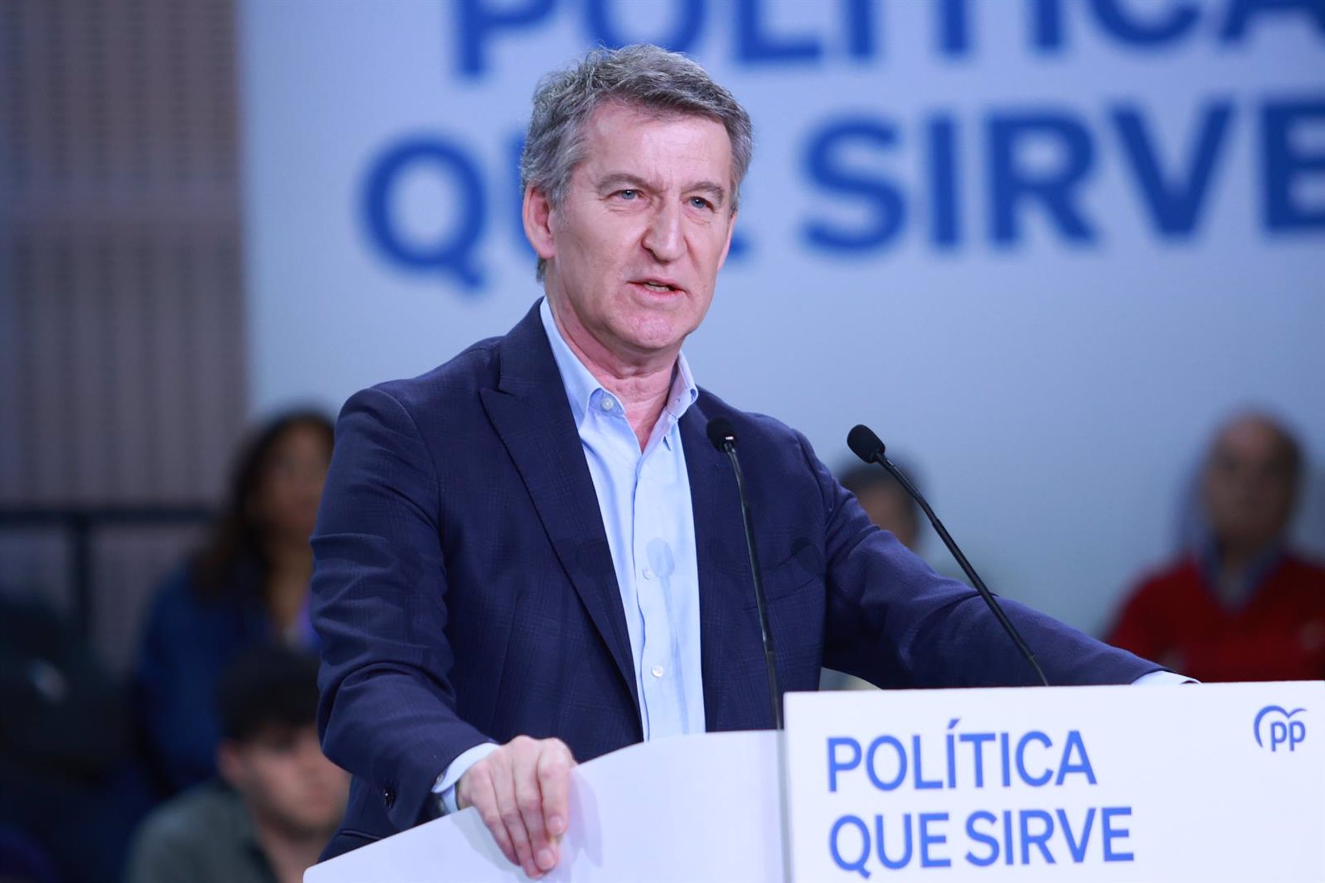 Feijóo exige a Sánchez hablar con las CCAA y presentar un plan de contingencia «rápido» ante los aranceles de Trump