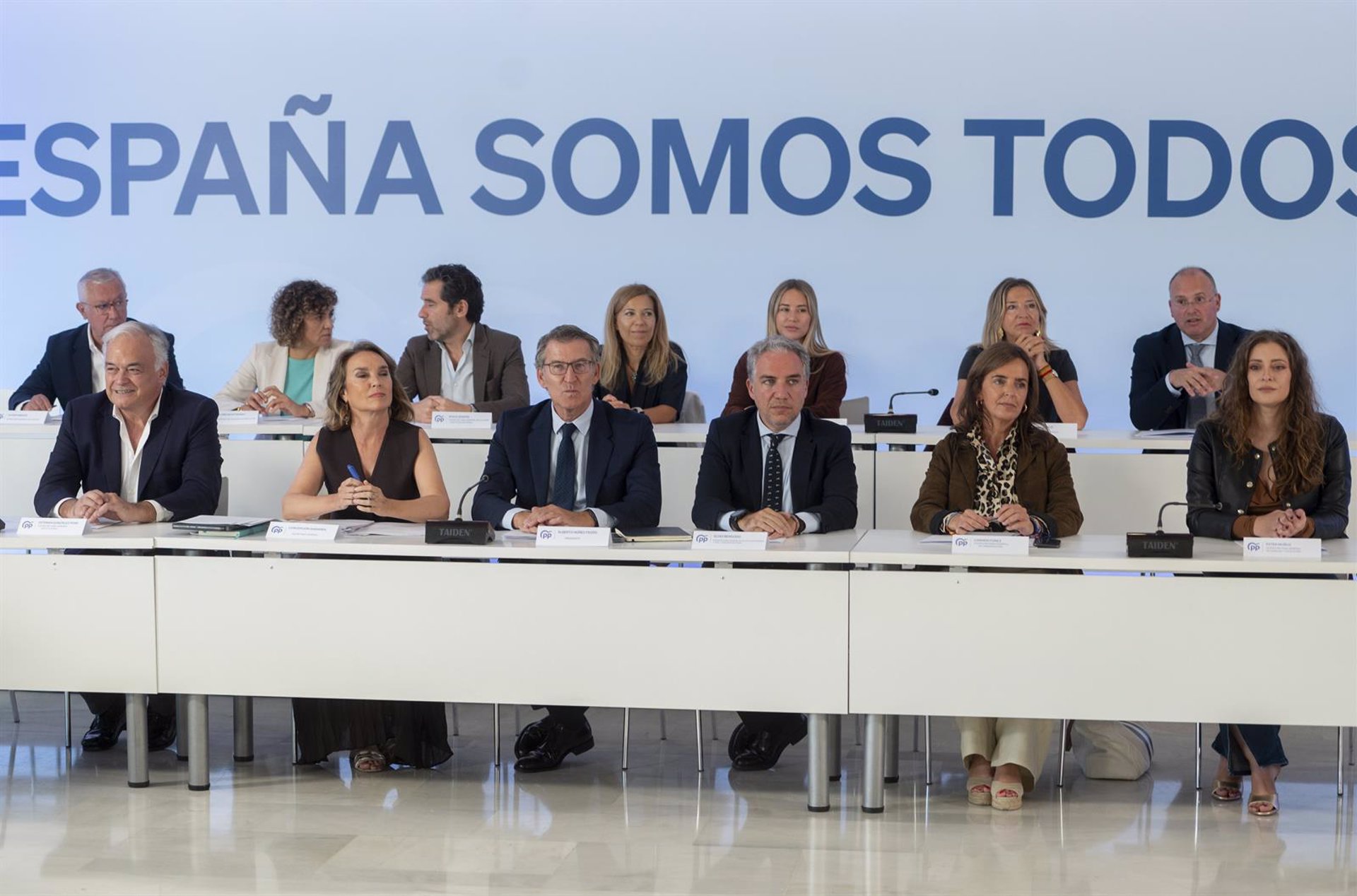 Feijóo se lanza contra Vox por no desmarcarse de Trump, pese a la negociación presupuestaria abierta en varias CCAA