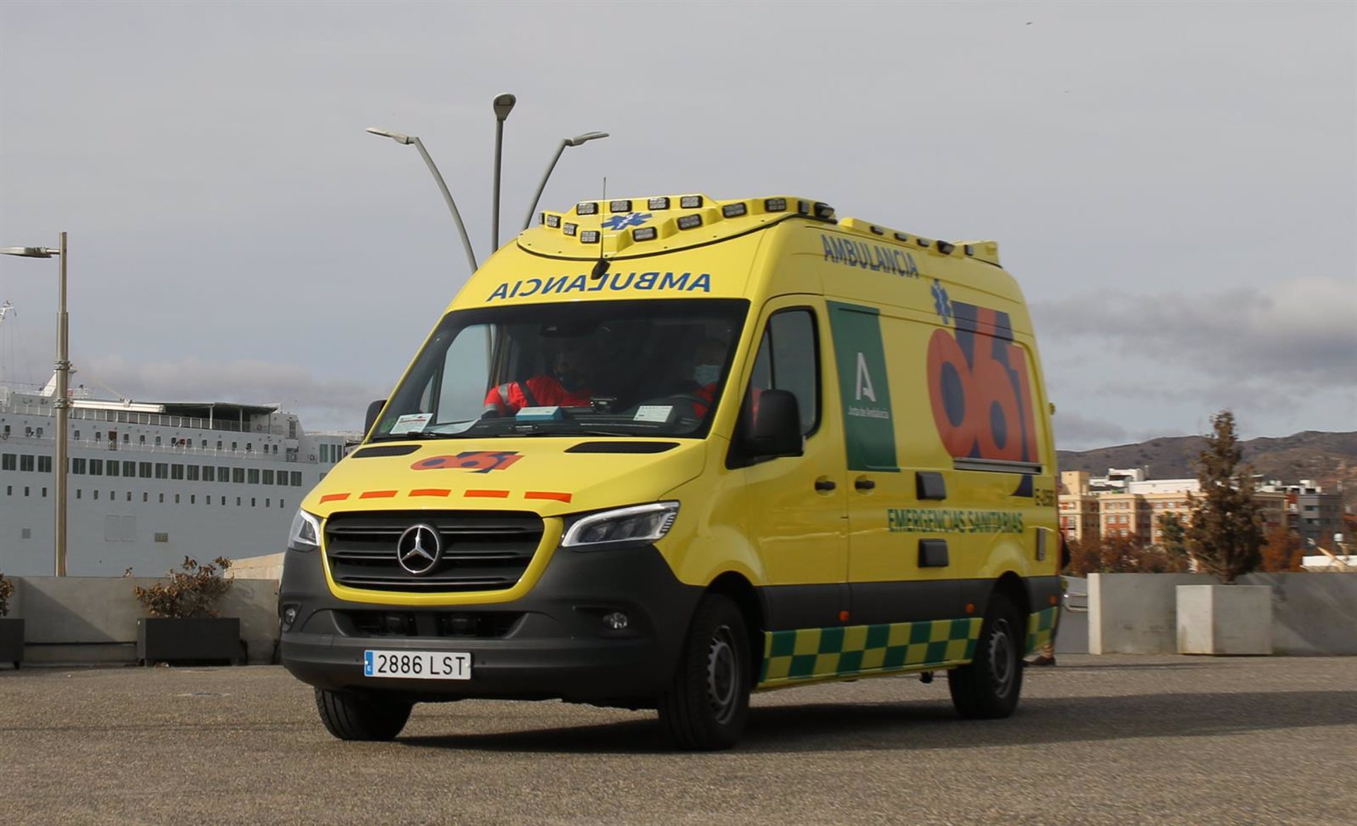 AMP.- Fallece un menor tras una colisión frontal entre dos turismos en la carretera de la Sierra