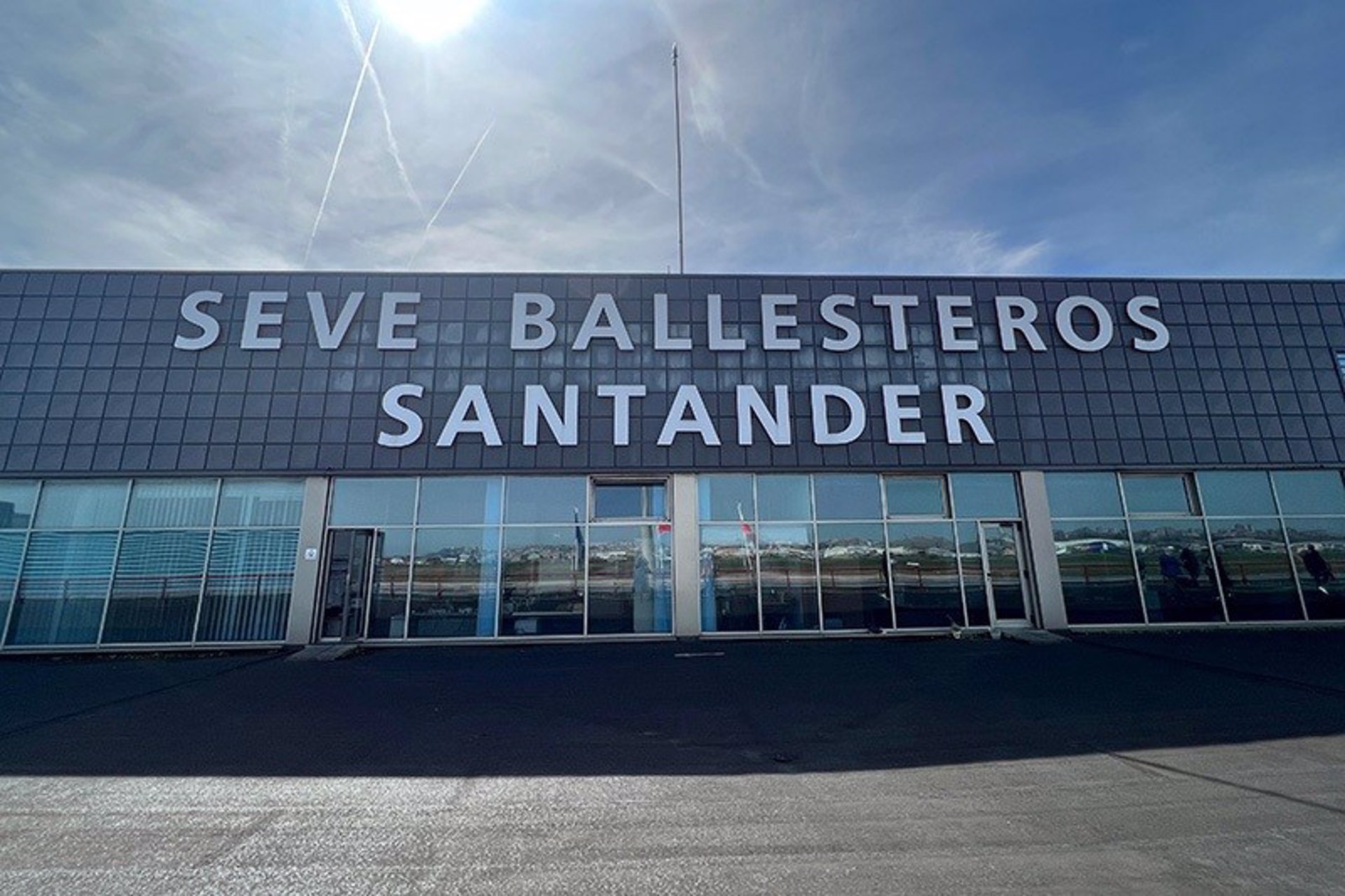 La niebla paraliza los vuelos en el aeropuerto Seve Ballesteros
