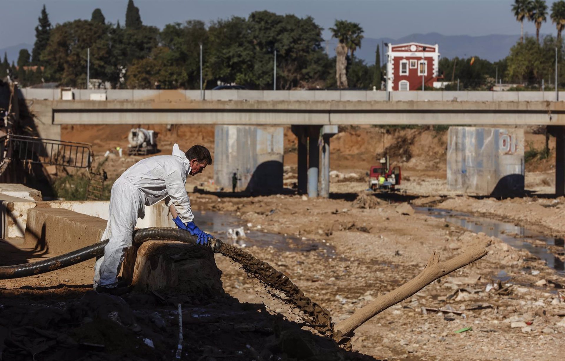 El Consell reclama al Gobierno central que «no repercuta a los regantes el coste de obras de emergencia tras la dana»