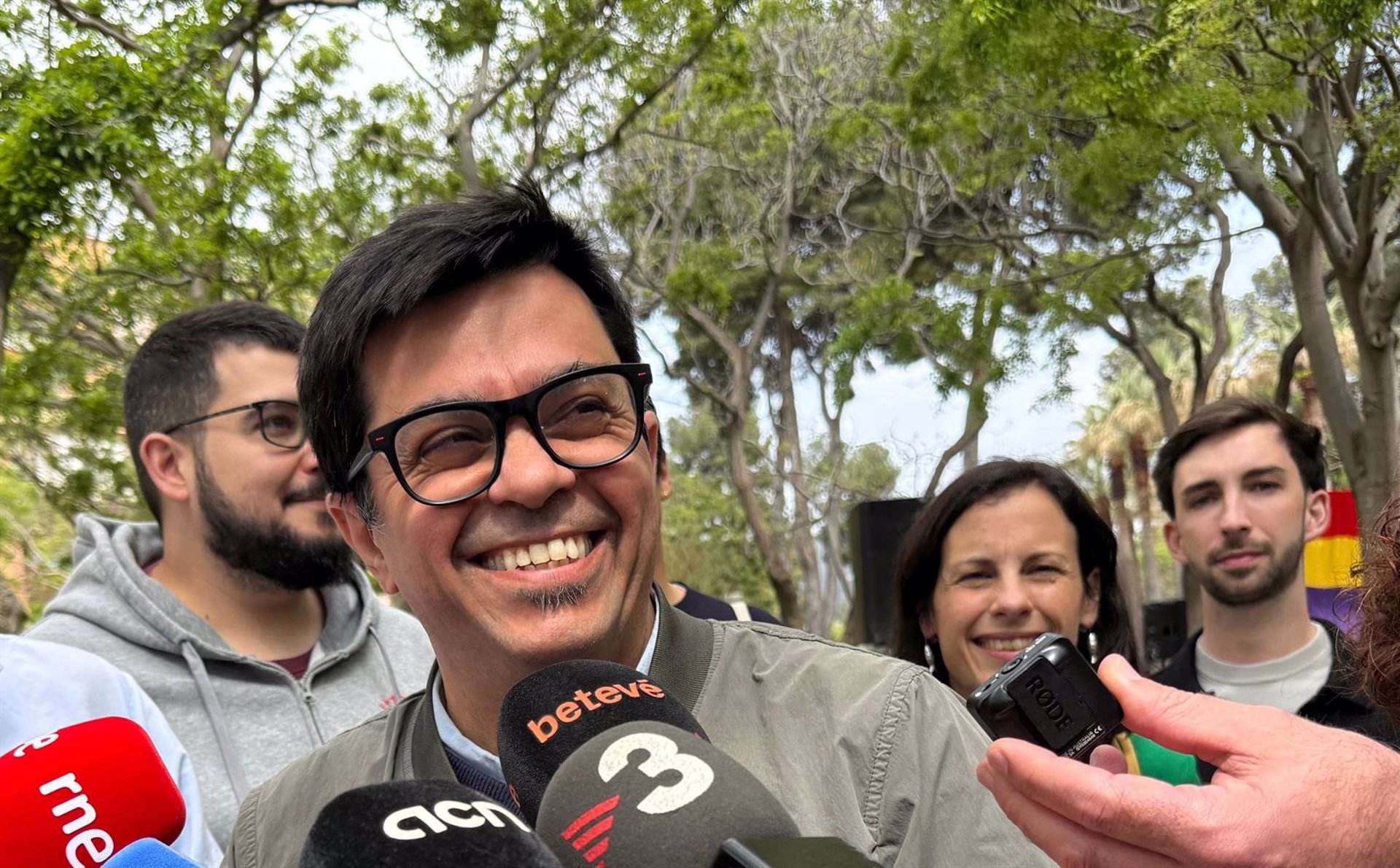Pisarello (Comuns) insta a Sánchez a revocar el decreto que mantiene el título de Juan Carlos I