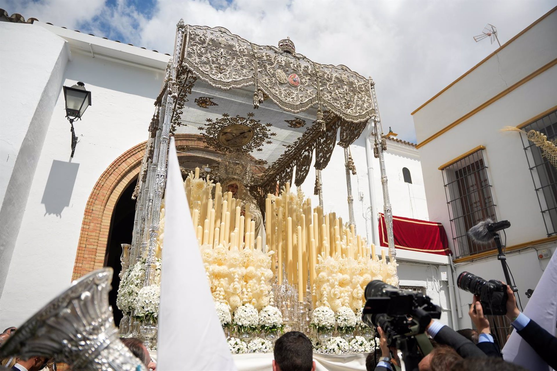 Domingo de Ramos radiante en Andalucía tras desafiar las hermandades a la lluvia y los pronósticos