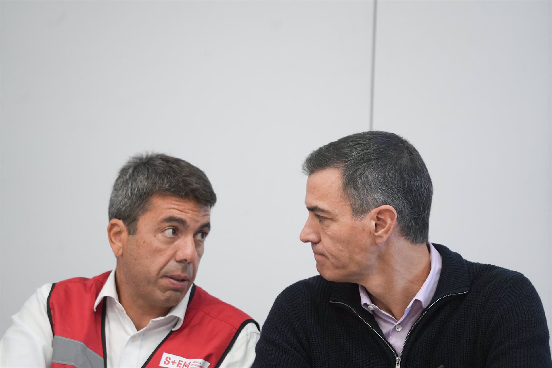Mazón pide a Sánchez una reunión «urgente» en València para coordinar la reconstrucción tras la dana