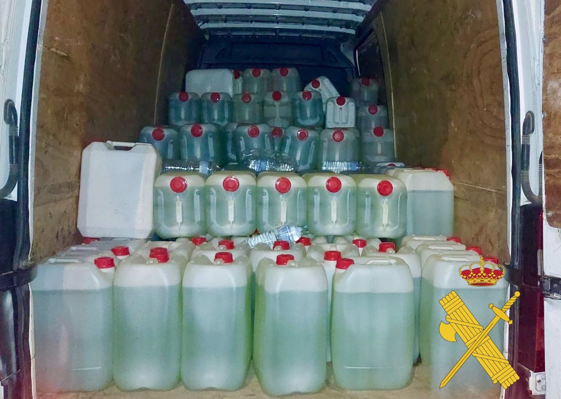 Desactivado en Adra un dispositivo de suministro de combustible para supuestas ‘narcolanchas’