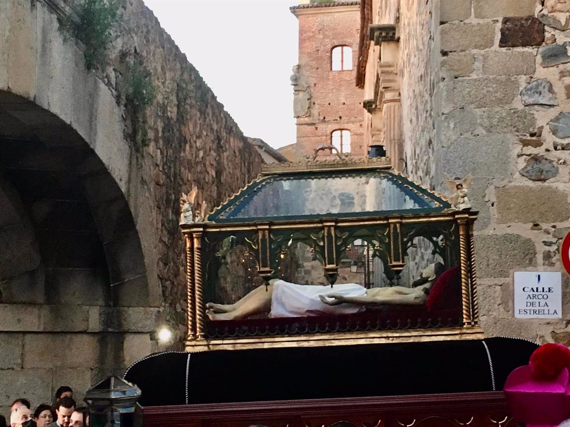 Jesús de la Expiración, los Estudiantes y el Santo Entierro Magno protagonizan el Viernes Santo en Cáceres
