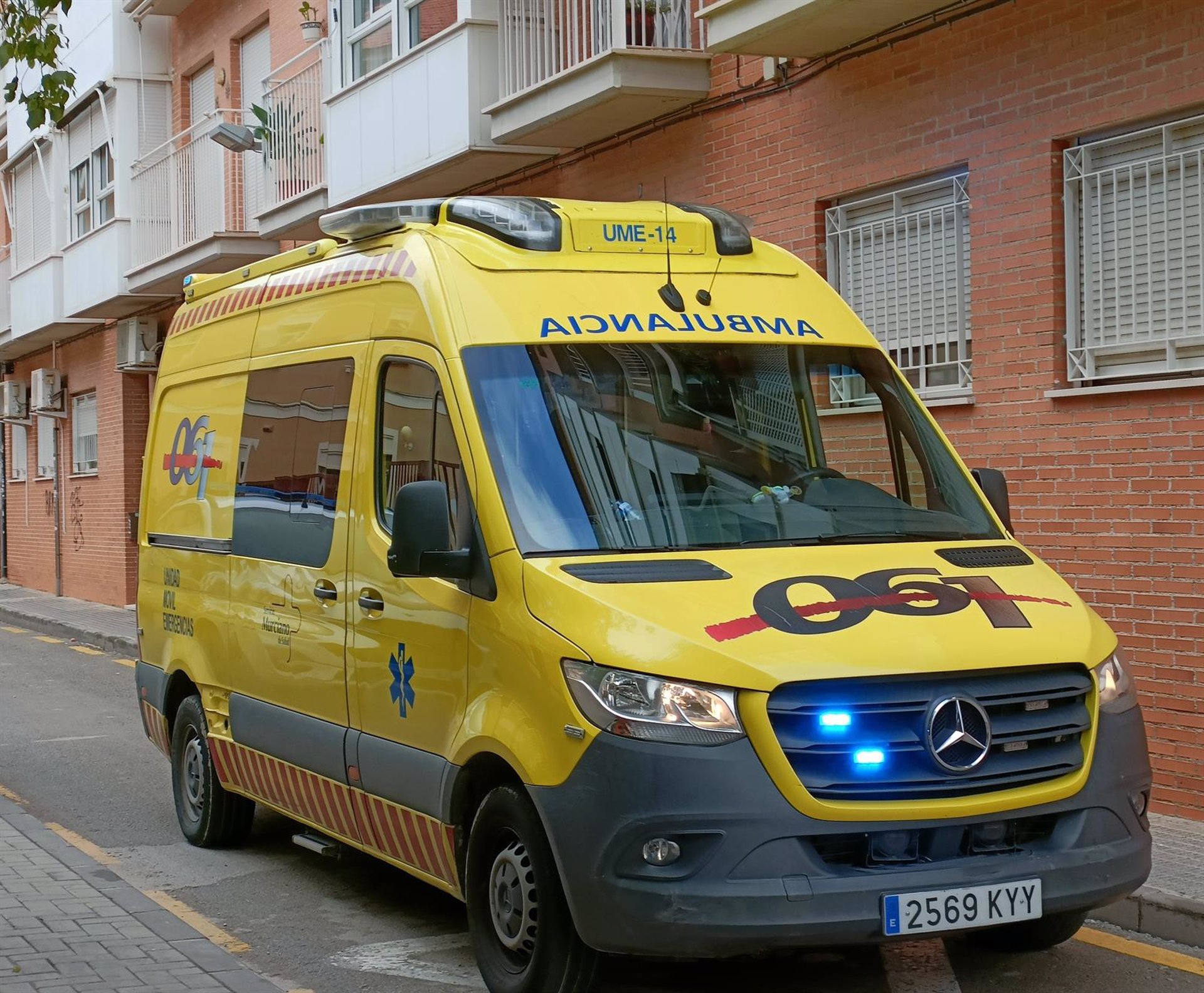 Herida un caballista de 17 años en Cartagena tras chocar con un autobús en la carretera entre Belones a Portmán