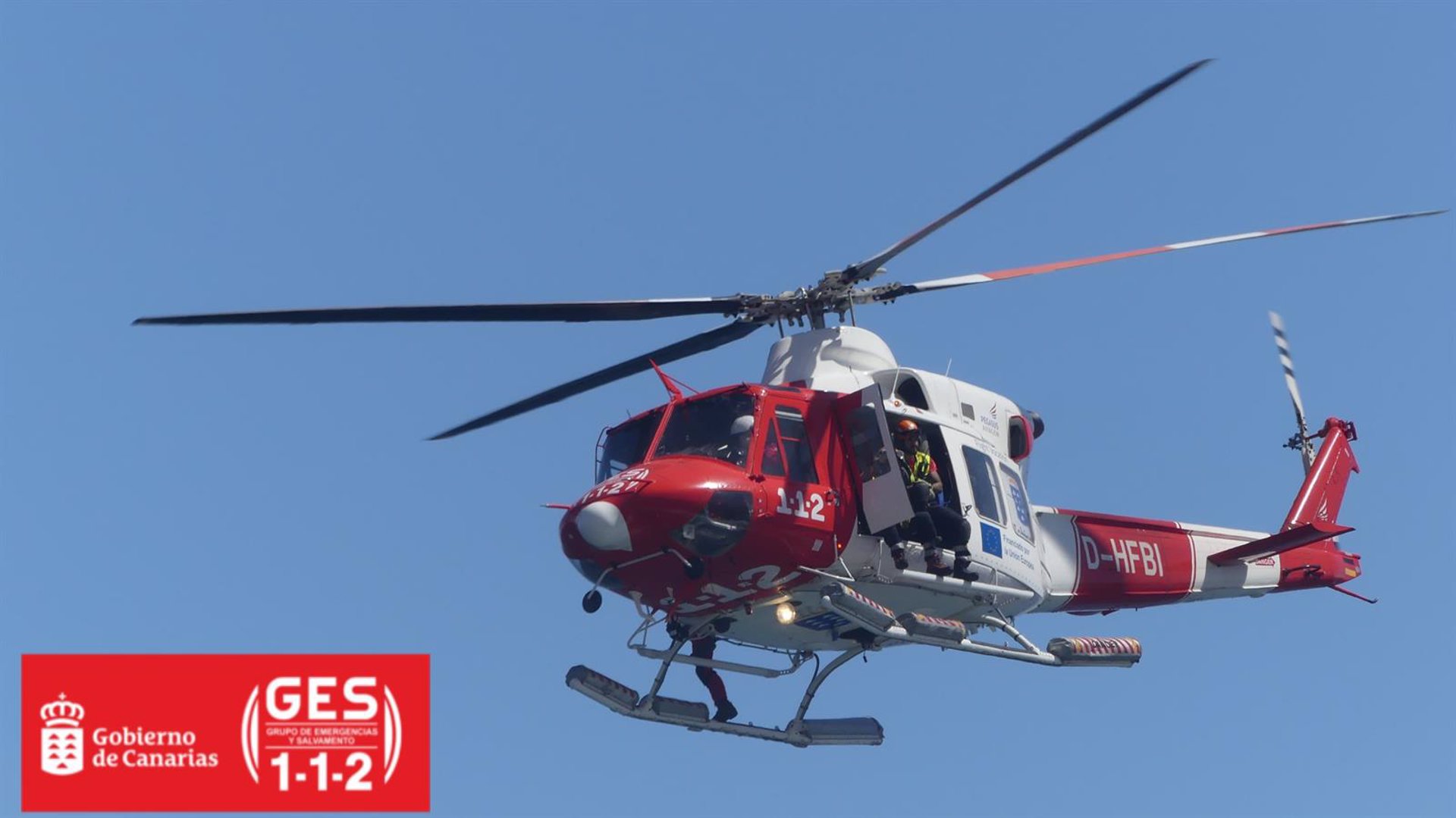 Helicóptero del GES rescata a un senderista tras sufrir una caída en Las Cañadas del Teide (Tenerife)