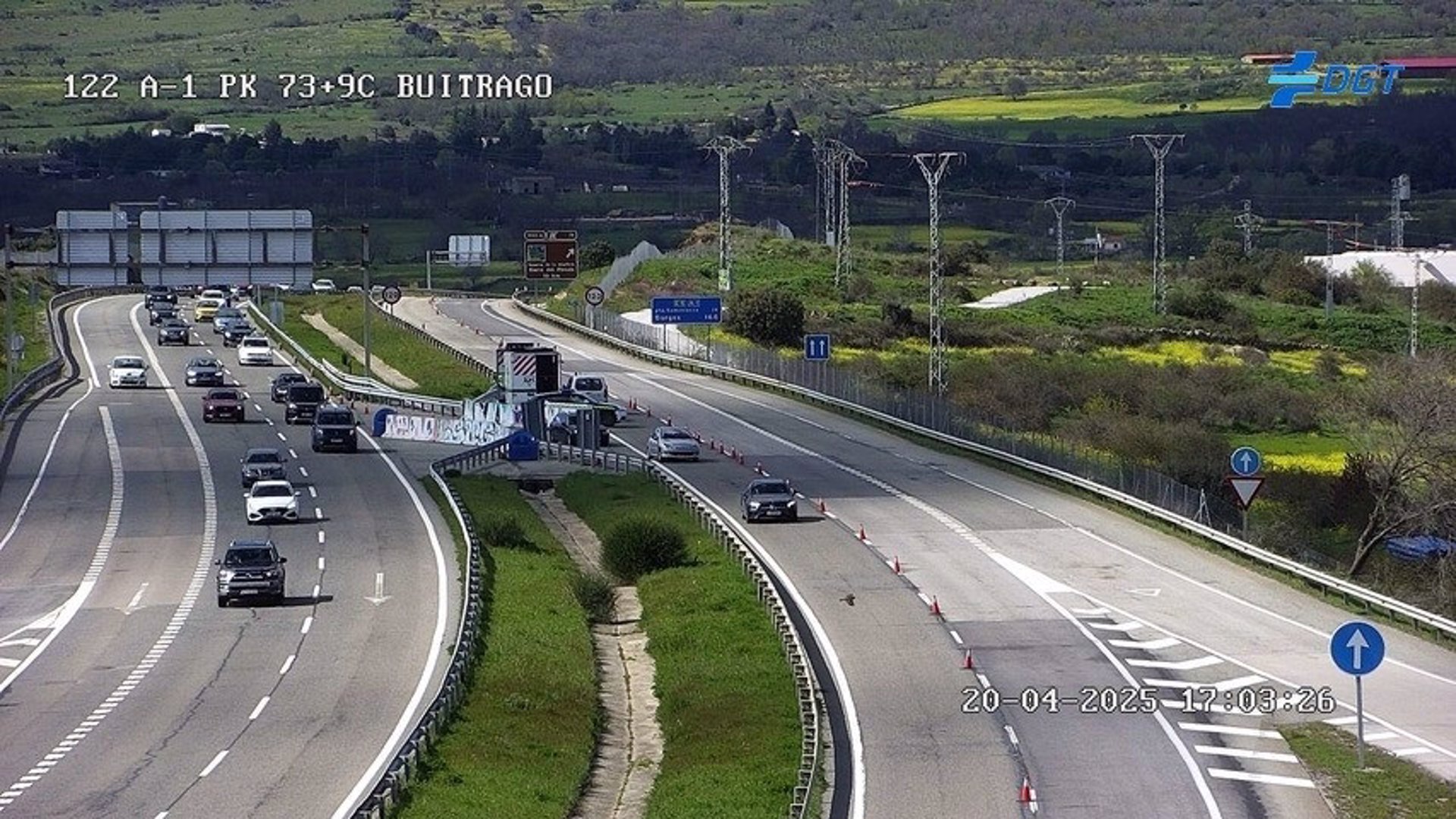 Tráfico lento en la A-1 desde Buitrago de Lozoya en la operación retorno tras las vacaciones de Semana Santa