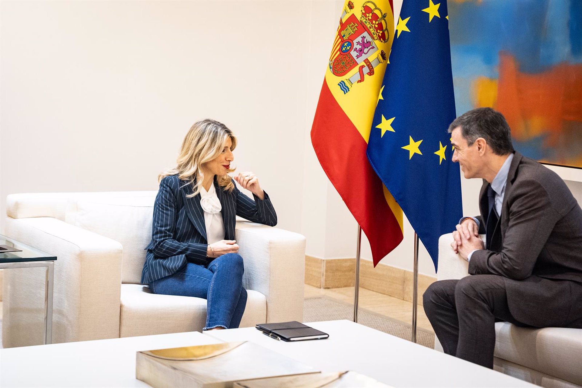 Sumar muestra su desacuerdo con el nuevo gasto en defensa anunciado por Sánchez mediante objeciones dentro del Gobierno