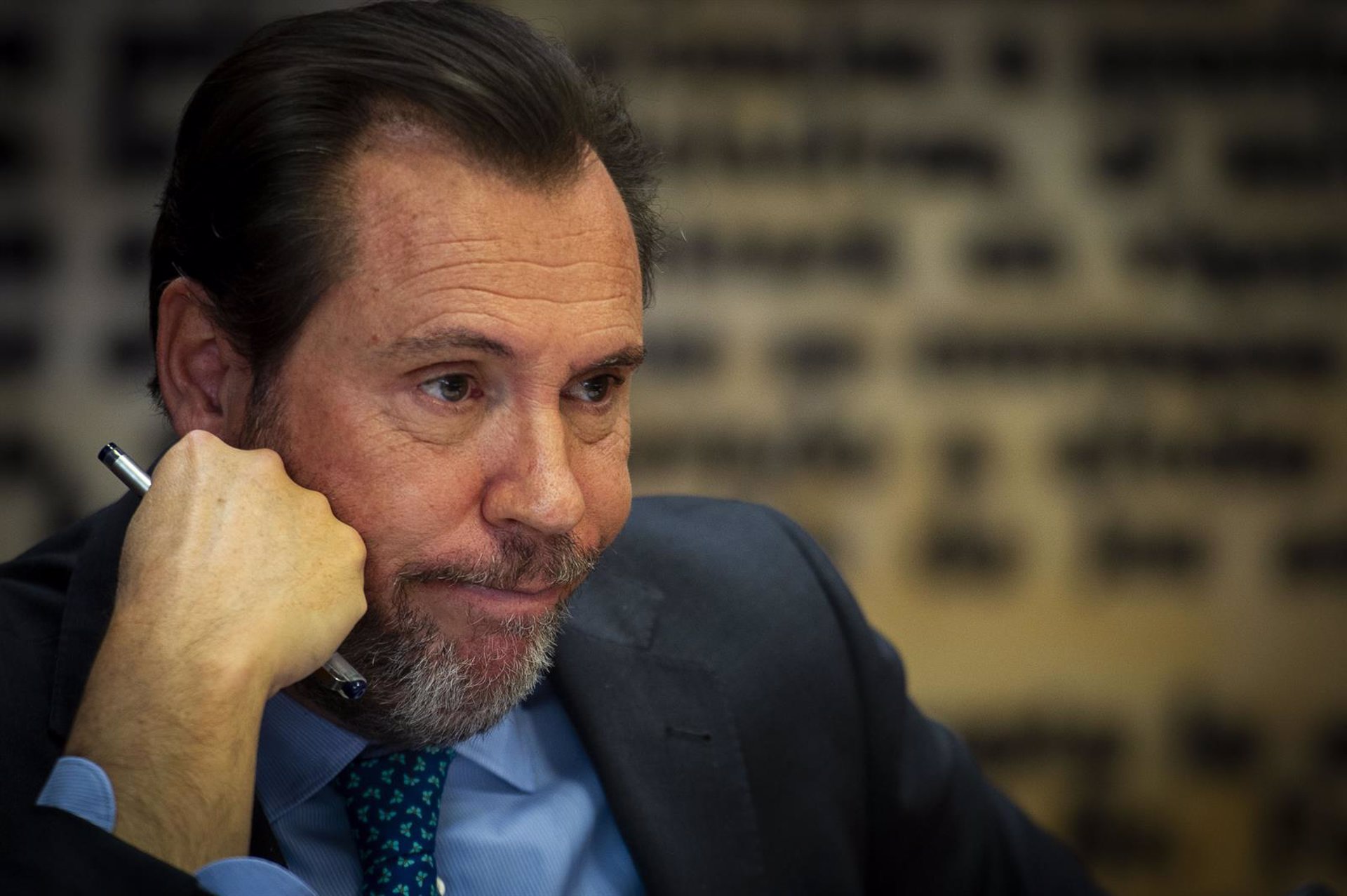 Las reivindicaciones de trenes en Extremadura y Cataluña se cuelan en la comparecencia de Puente en la ‘comisión Koldo’