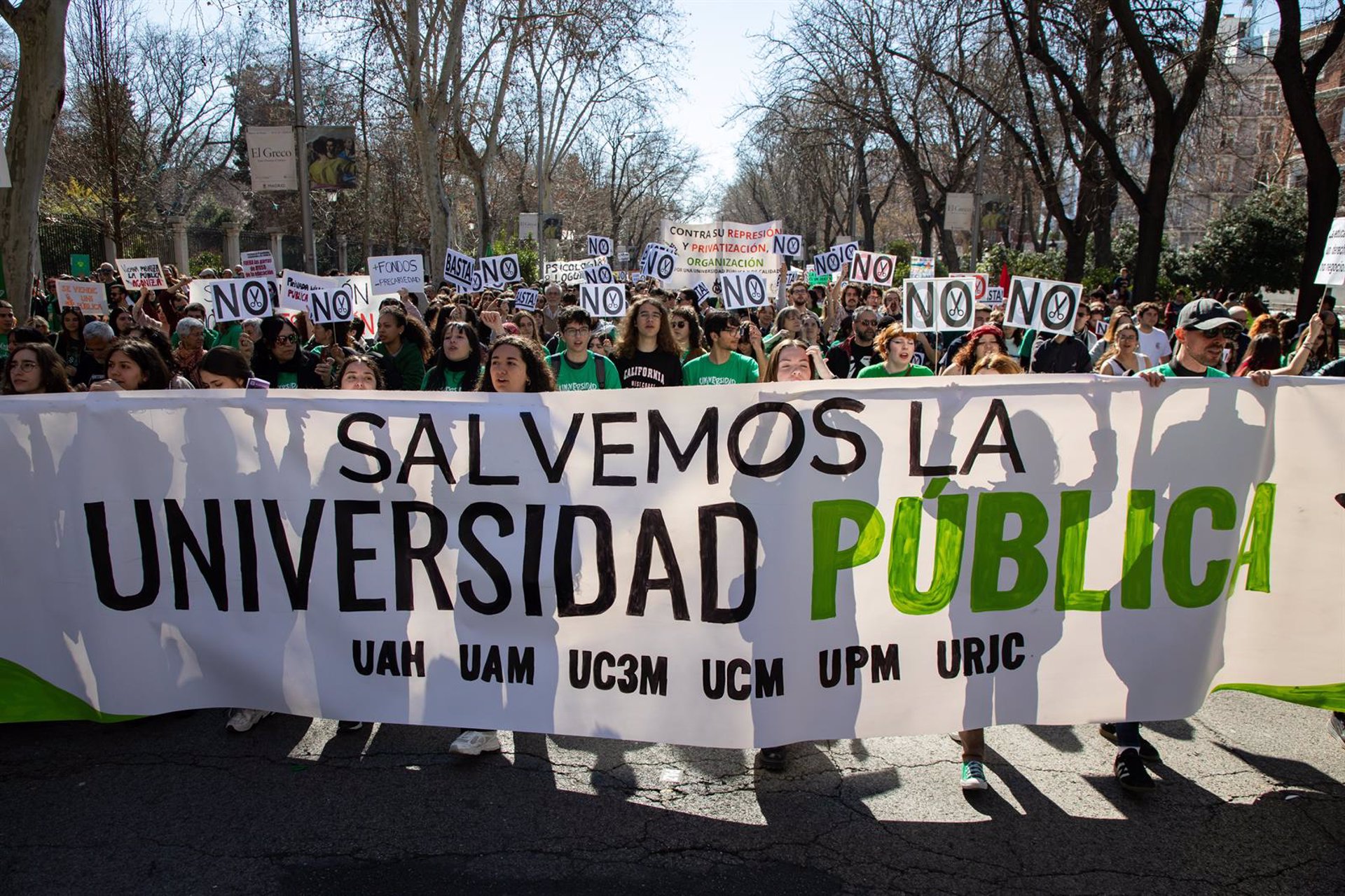 La comunidad educativa desde Infantil hasta la universidad se moviliza este lunes en defensa de la educación pública