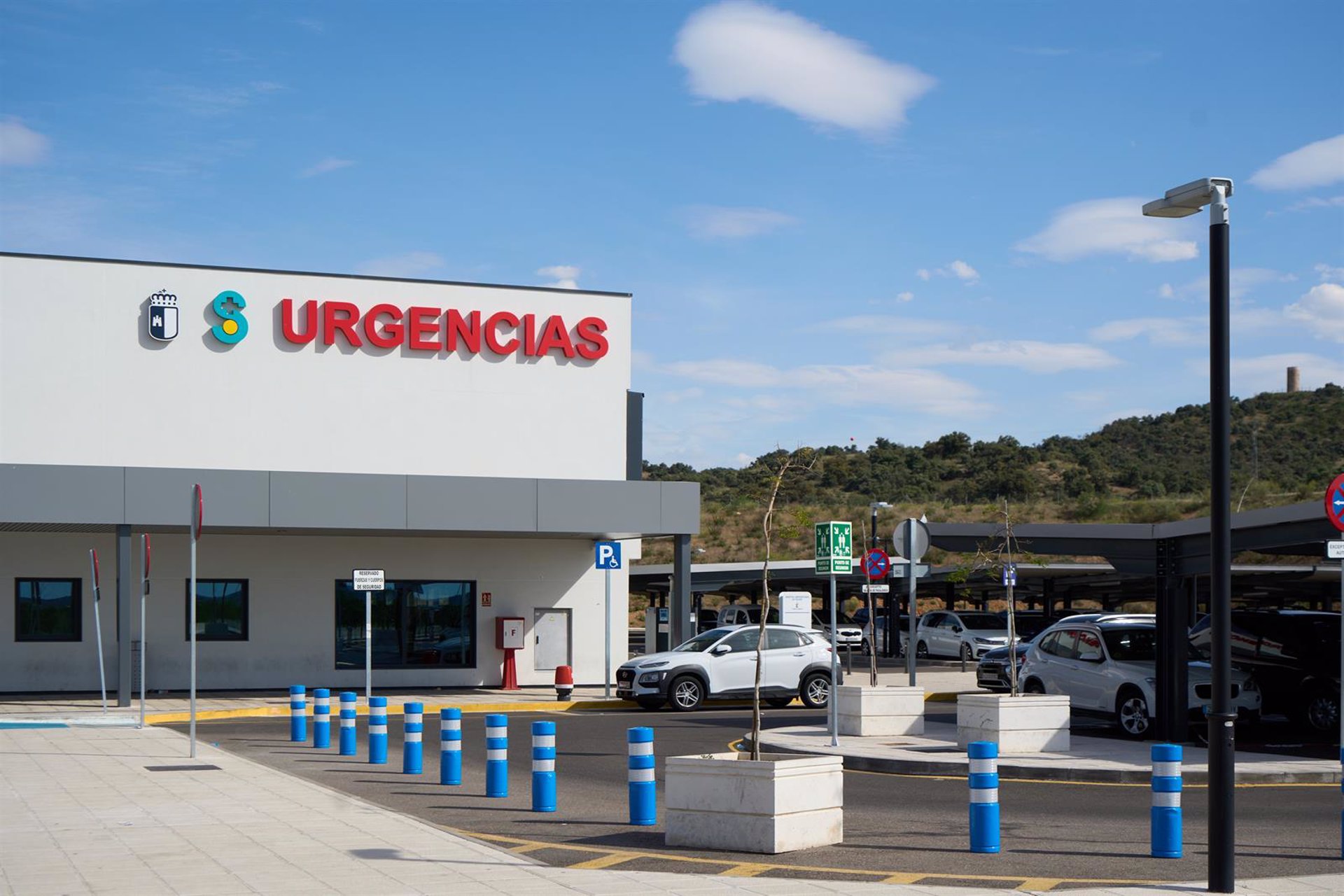 Hospitalizados graves dos menores tras un accidente en moto en Recas