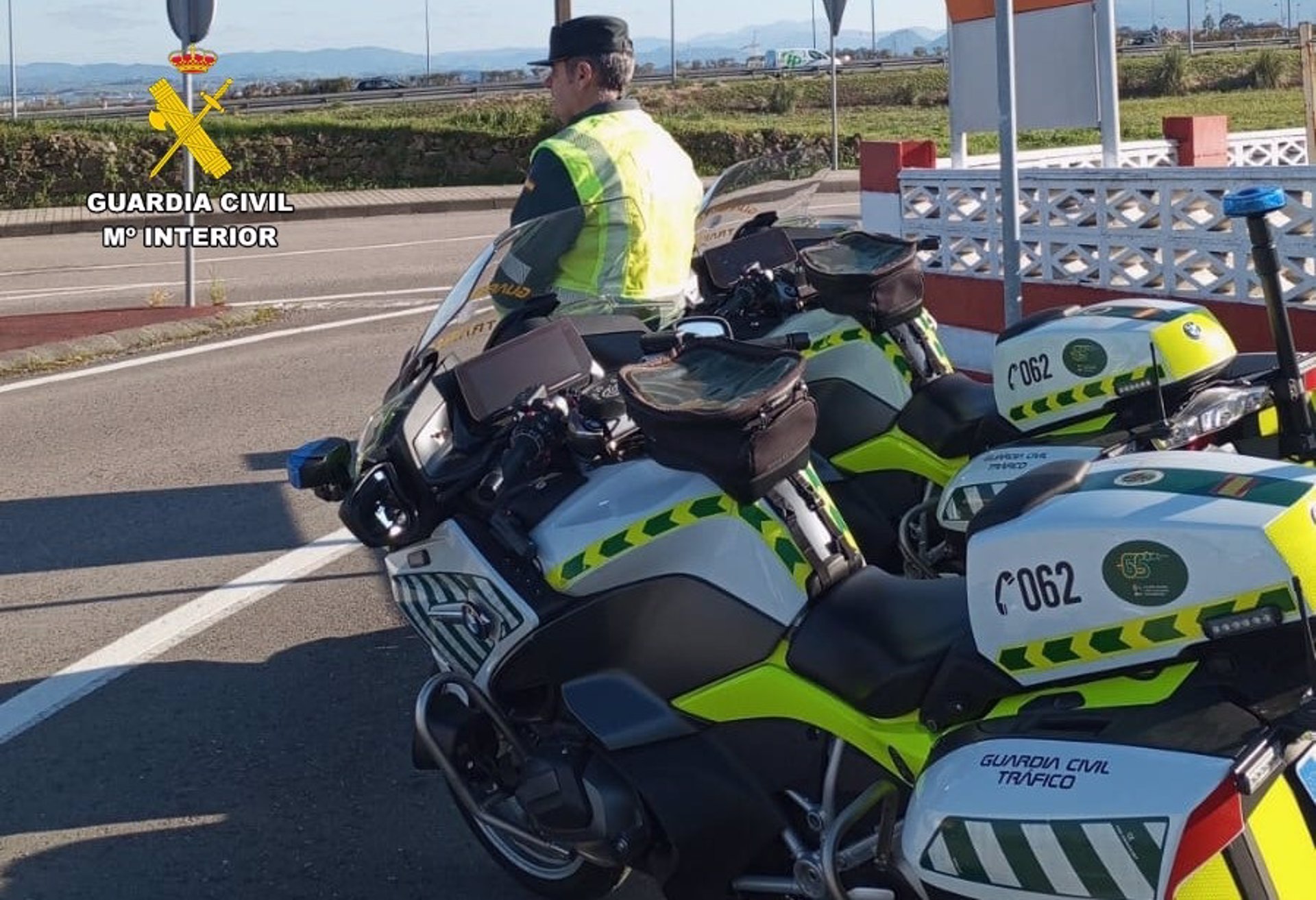Fallece un motorista en un accidente al colisionar con un turismo en la A-7 en San Roque
