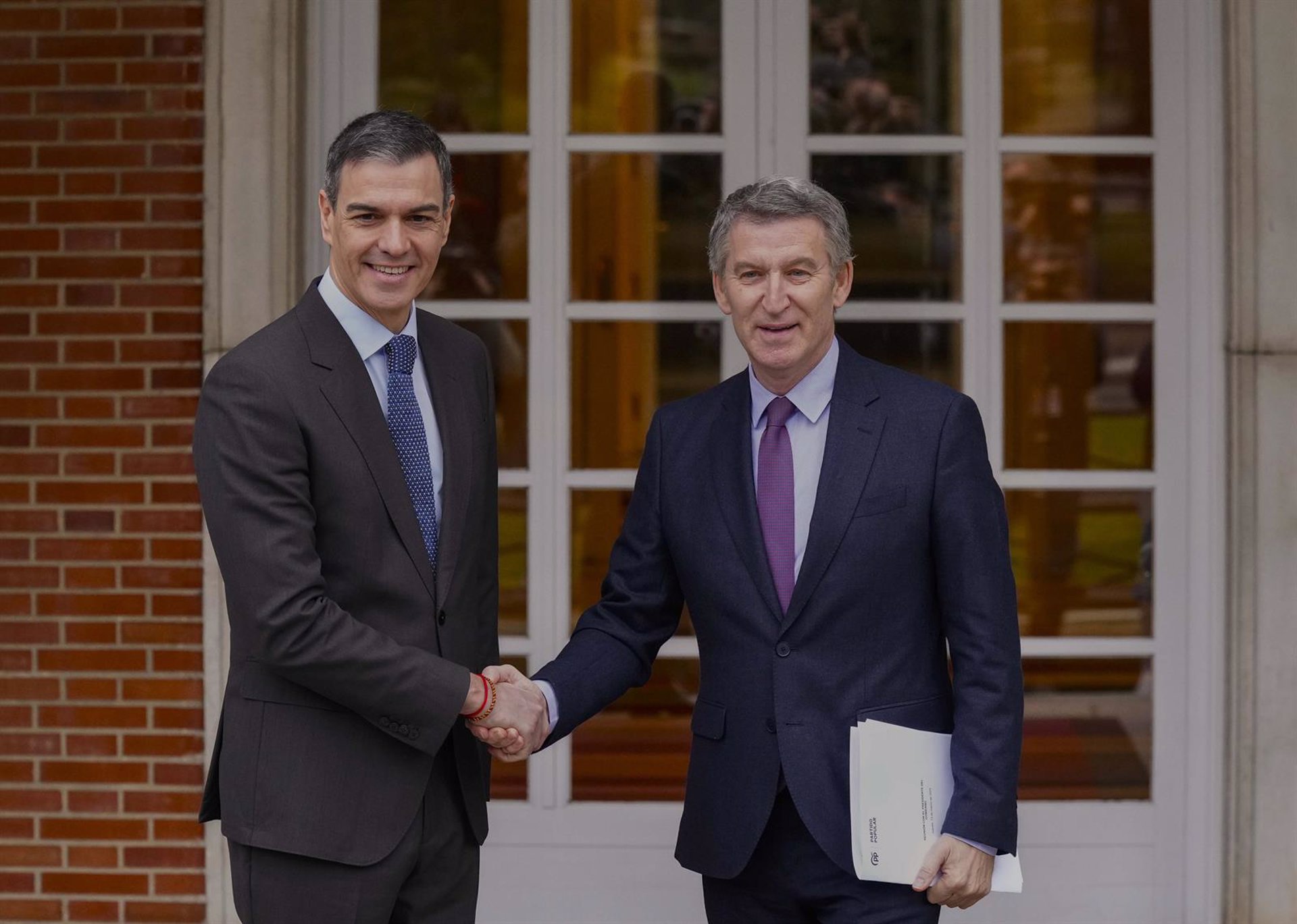 Sánchez conversa con Feijóo día y medio después del apagón y se compromete en seguir informando al PP