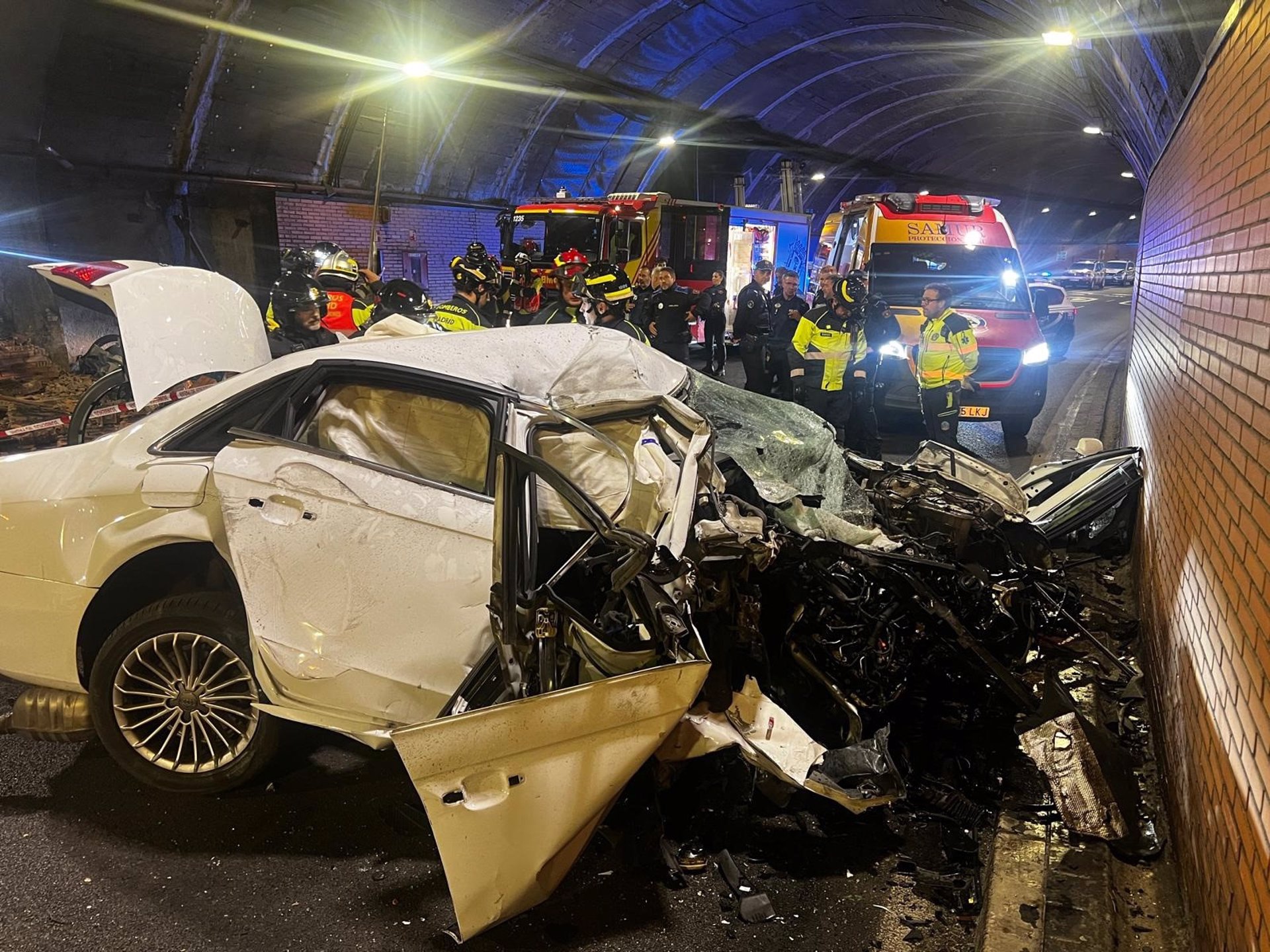 Muere un joven de 32 años tras perder el control de su coche en el túnel de María de Molina
