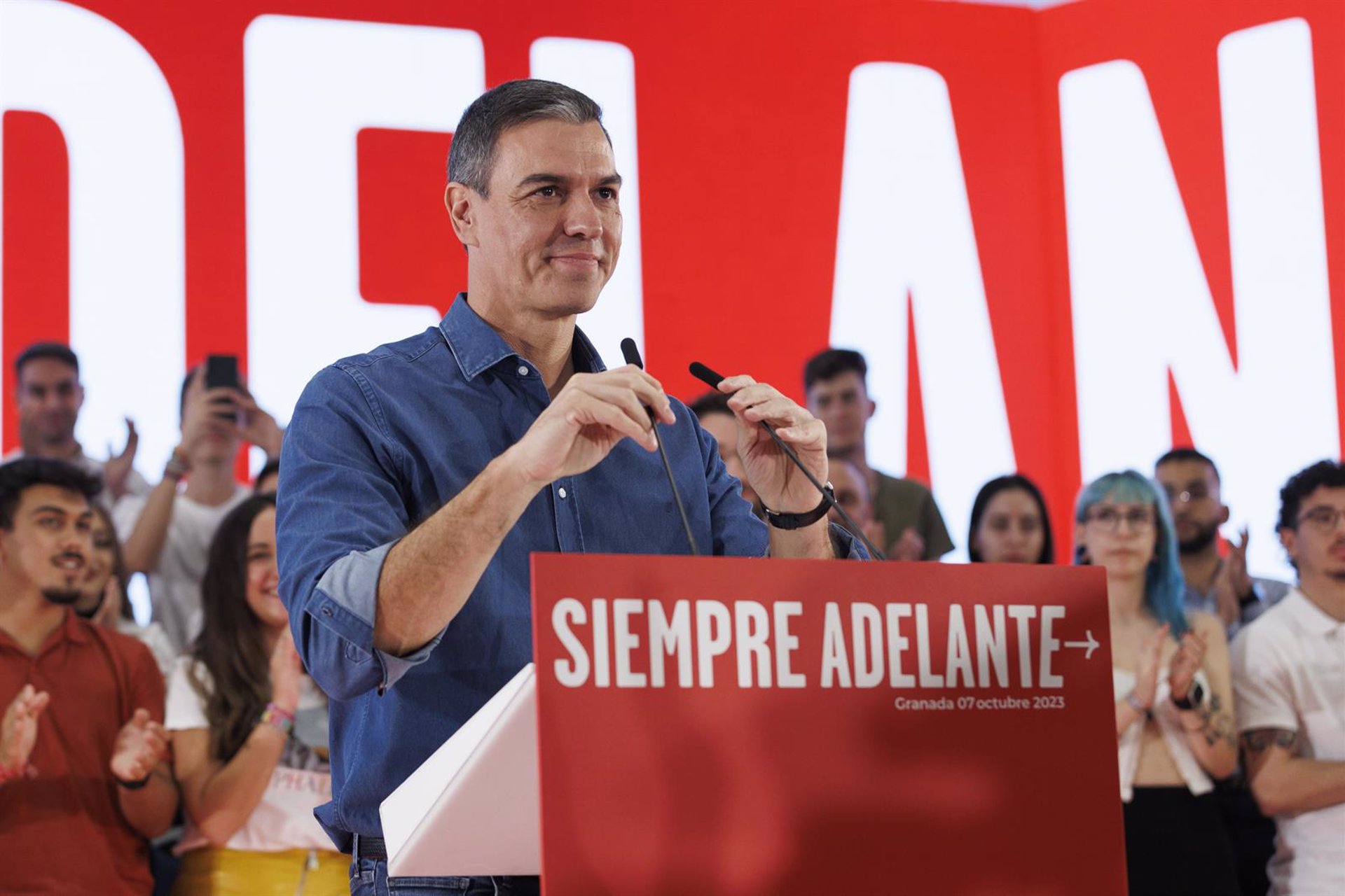 El PSOE aumenta su distancia con el PP en intención de voto tras el apagón, según el CIS ‘flash’