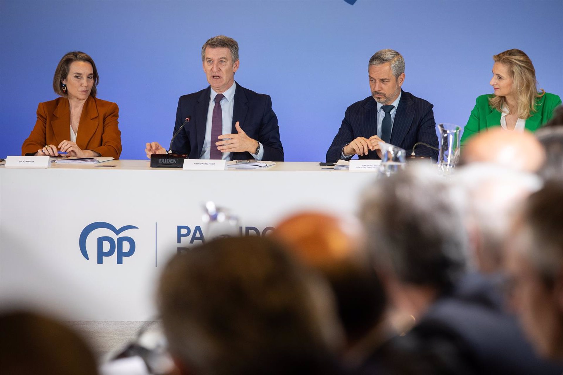 Feijóo ultima este lunes con la cúpula del PP la ofensiva contra Sánchez por el apagón