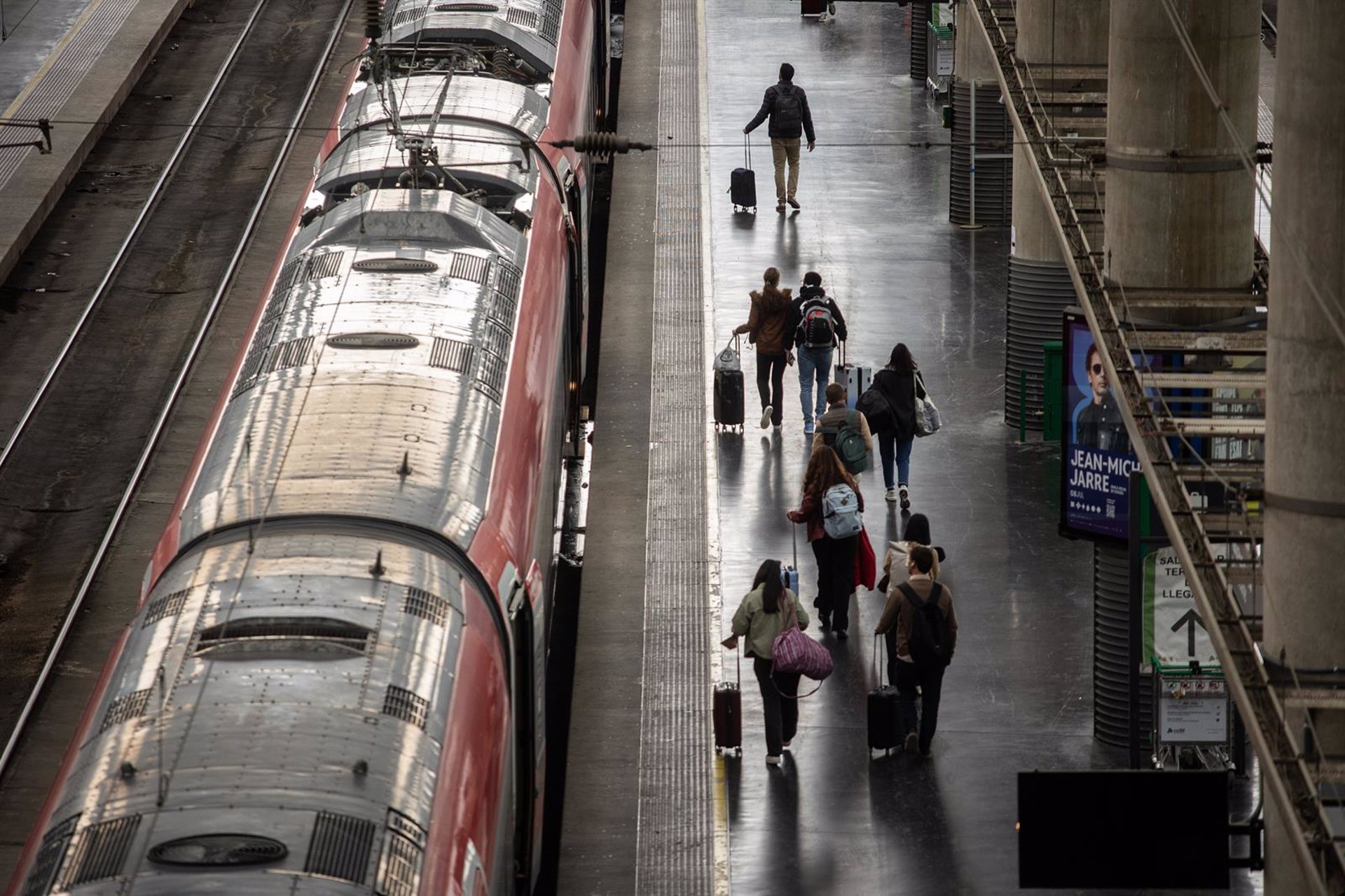 Cercanías Madrid permanecerá operativo durante la noche para la llegada de viajeros afectados por el robo de cable